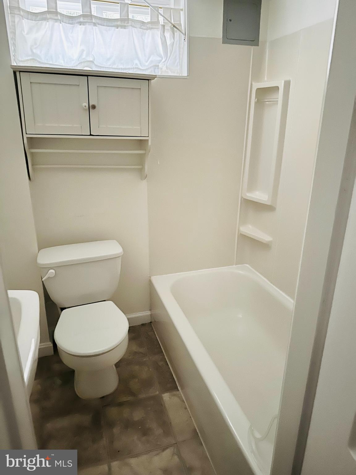 ENGLISH VILLAGE - Residential Lease