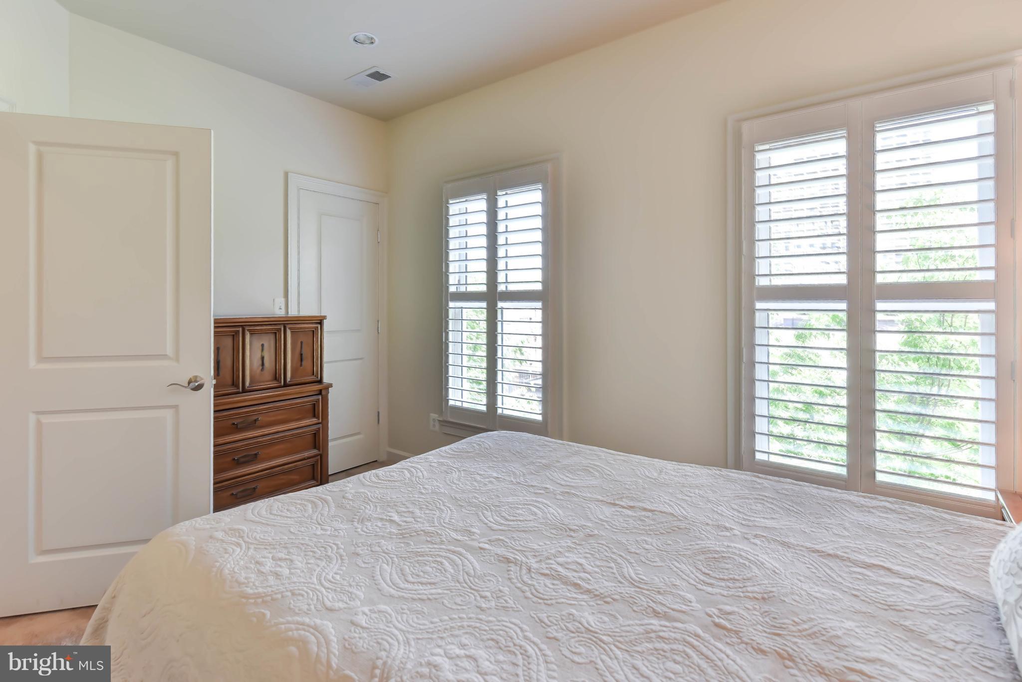 CHATHAM SQUARE - Residential