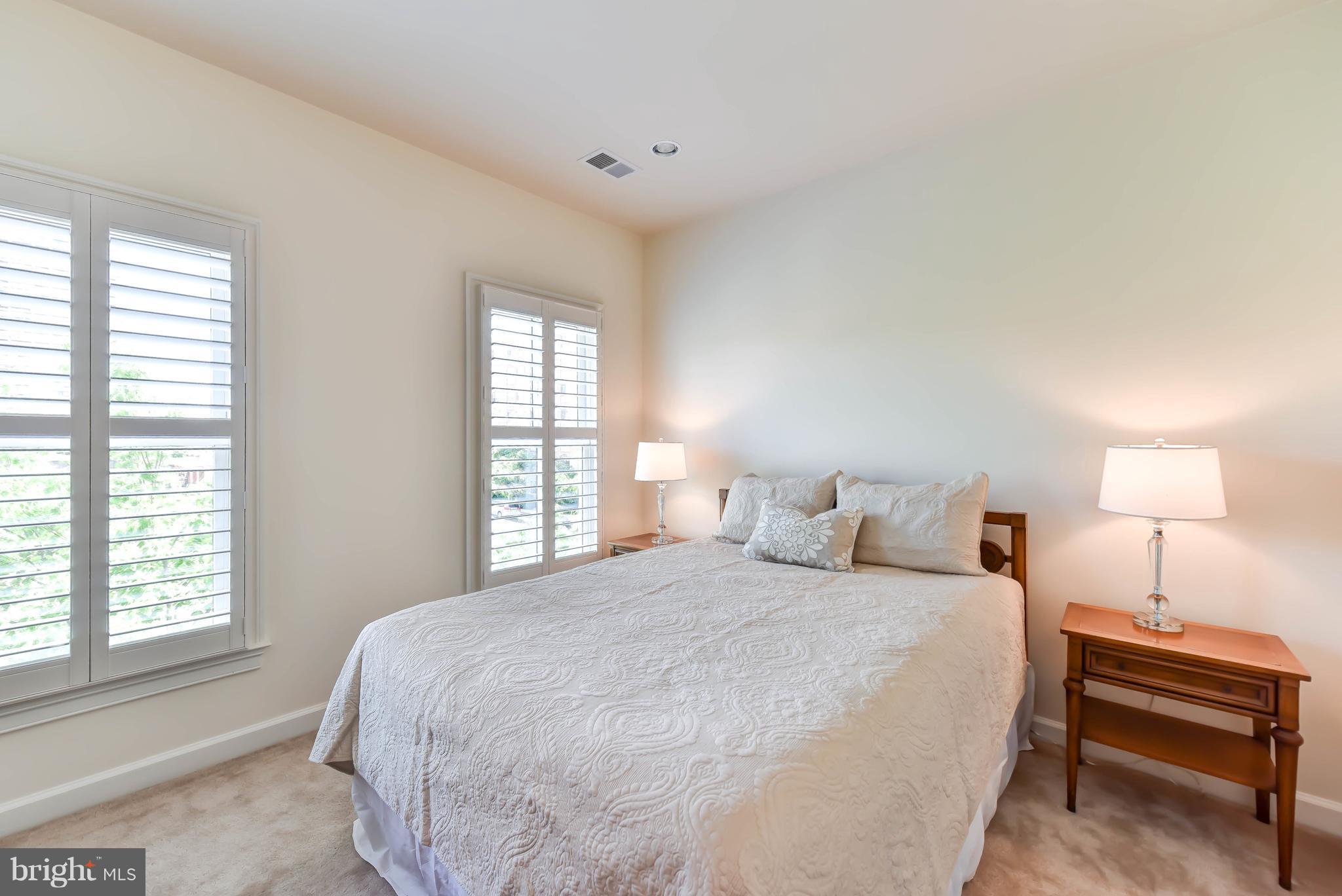 CHATHAM SQUARE - Residential