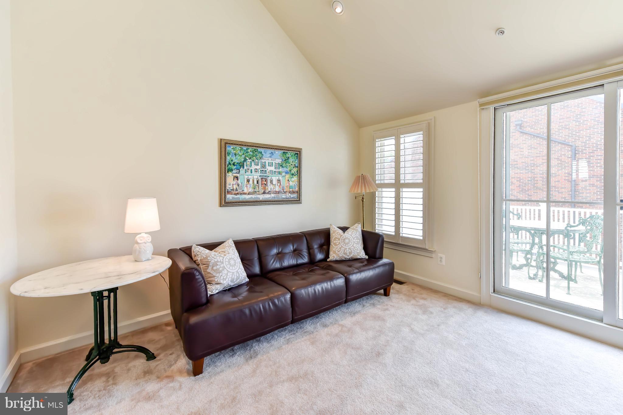 CHATHAM SQUARE - Residential