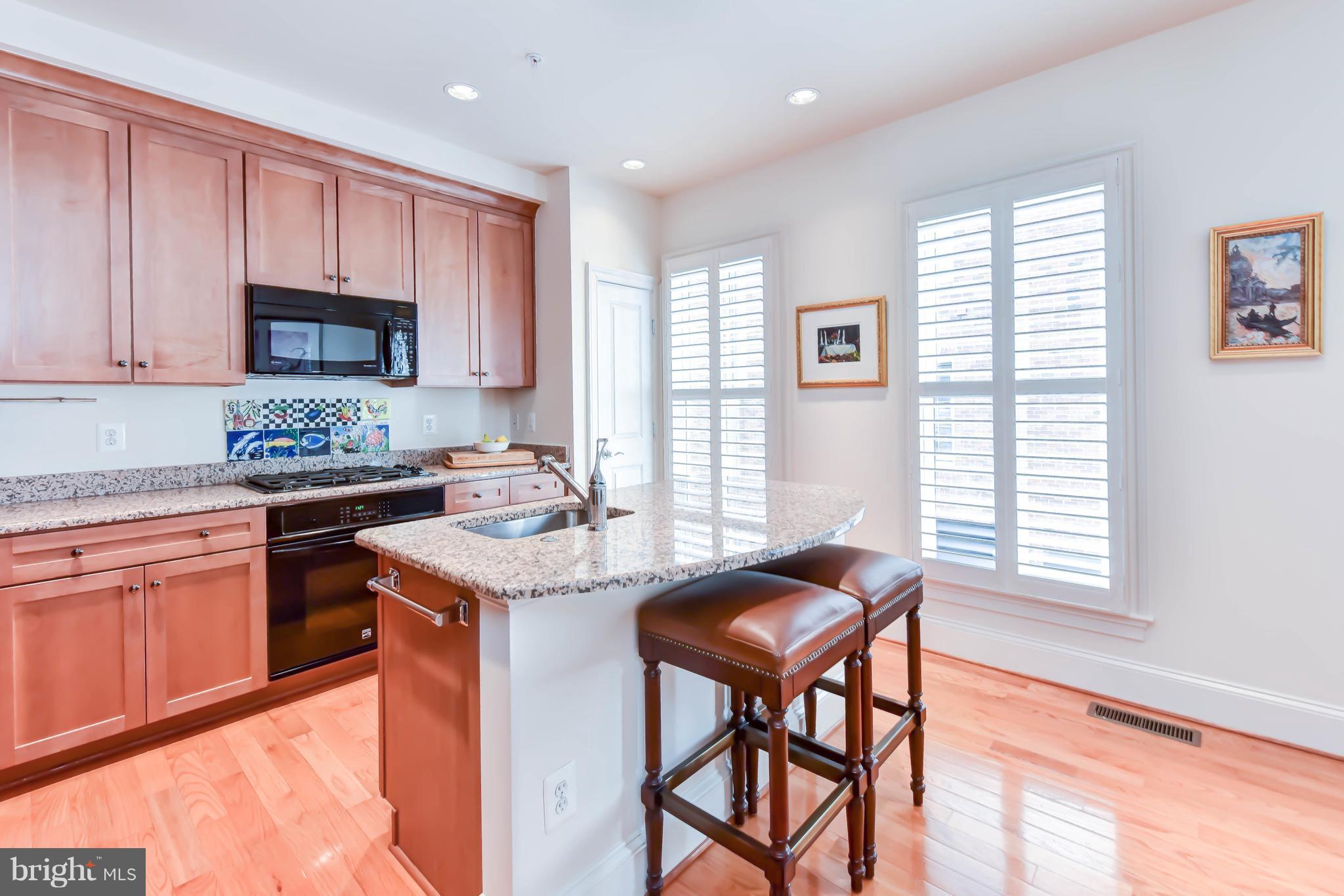 CHATHAM SQUARE - Residential