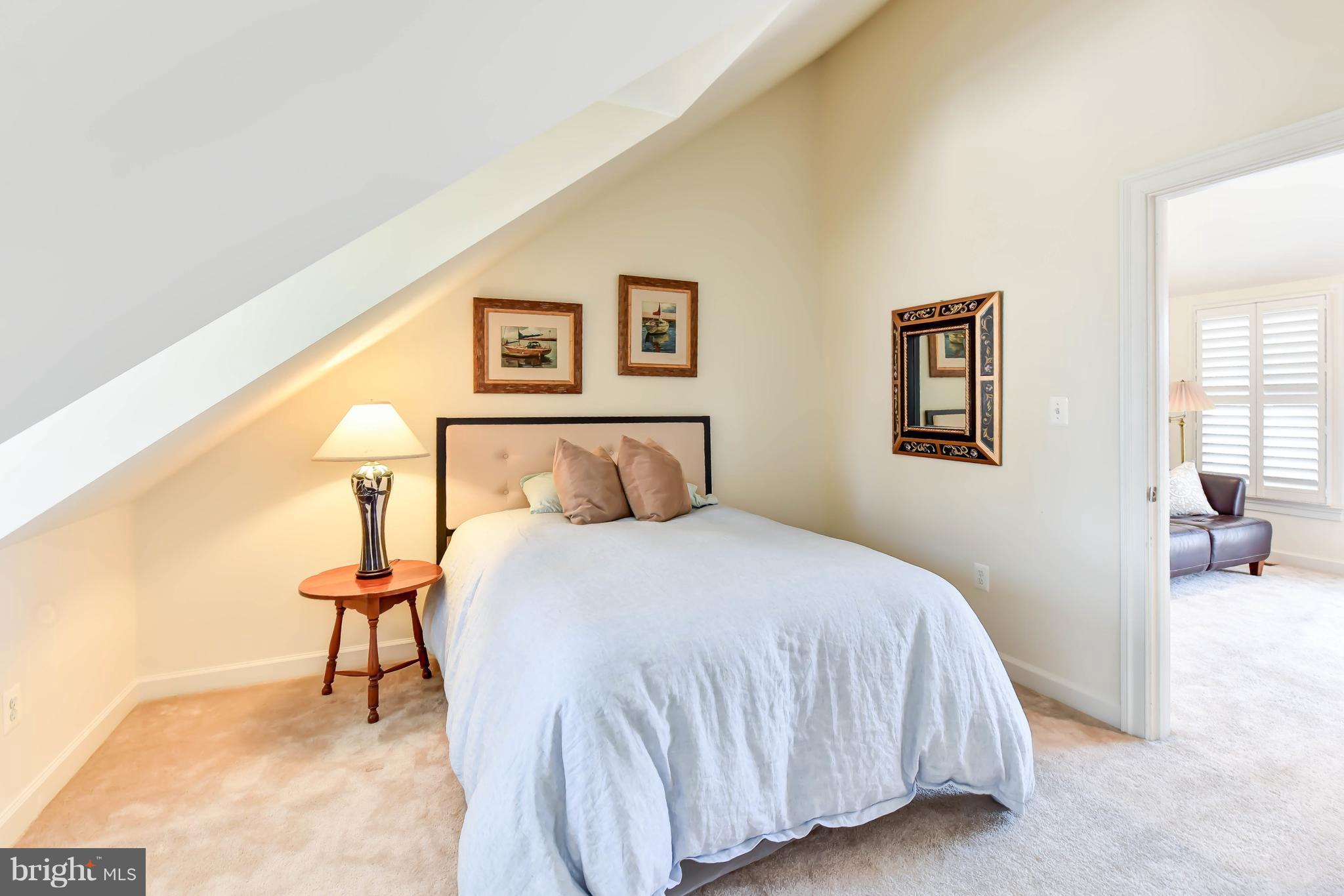 CHATHAM SQUARE - Residential