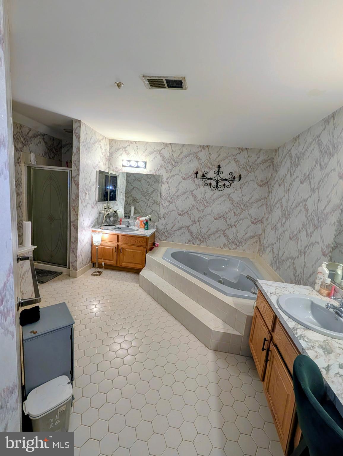 REMINGTON OAKS - Residential