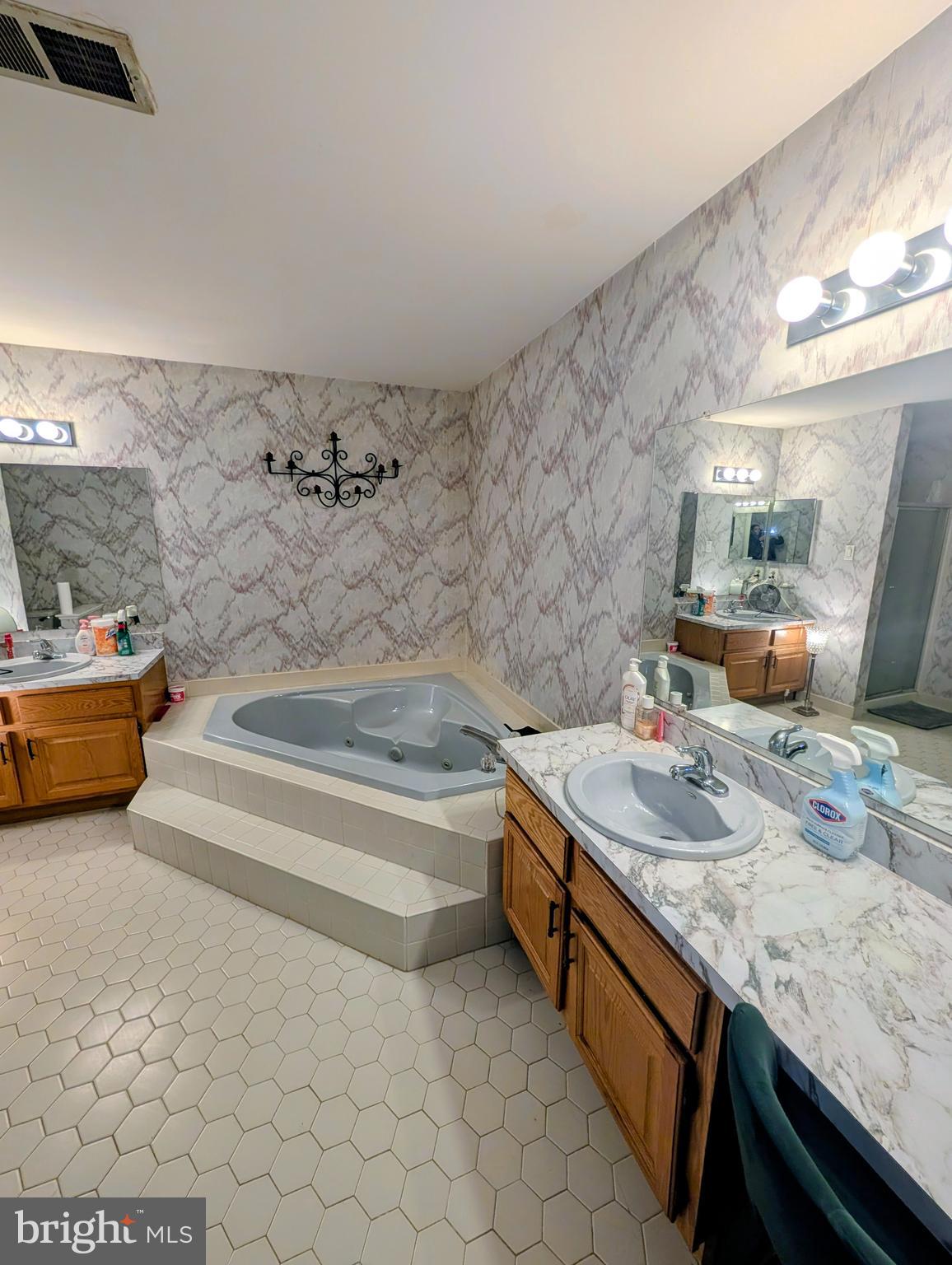 REMINGTON OAKS - Residential