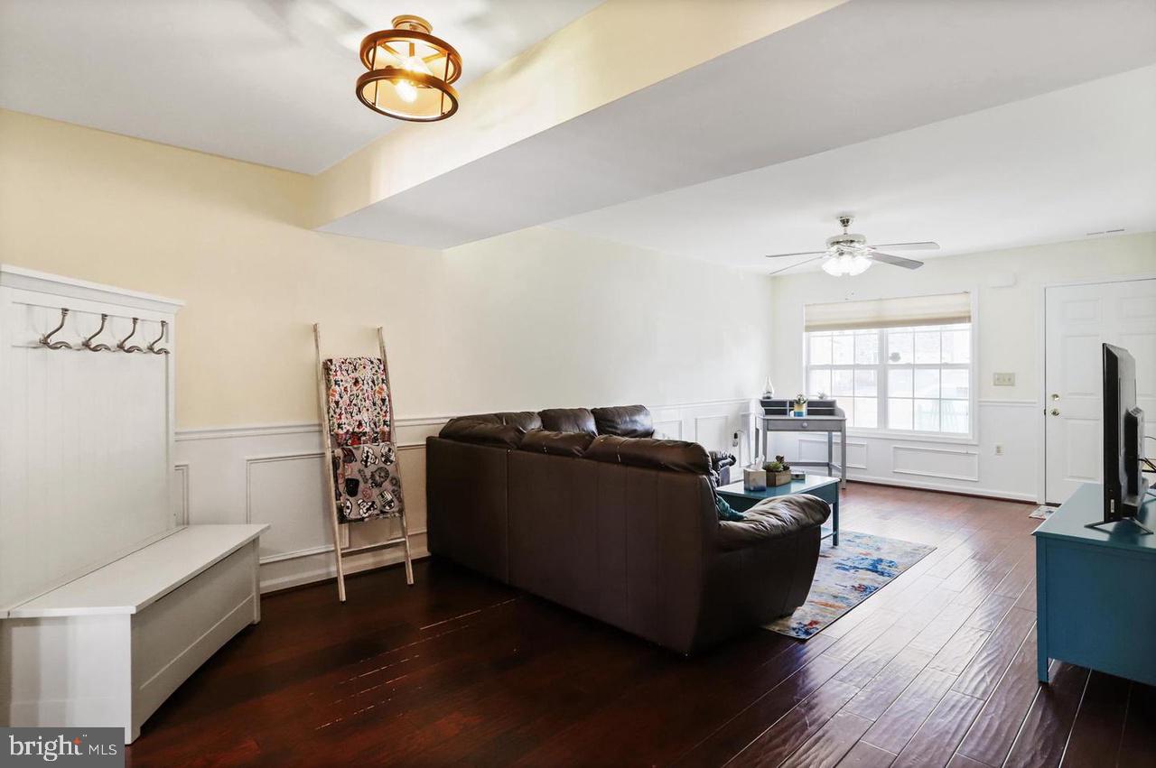 BRIAR RUN - Residential Lease