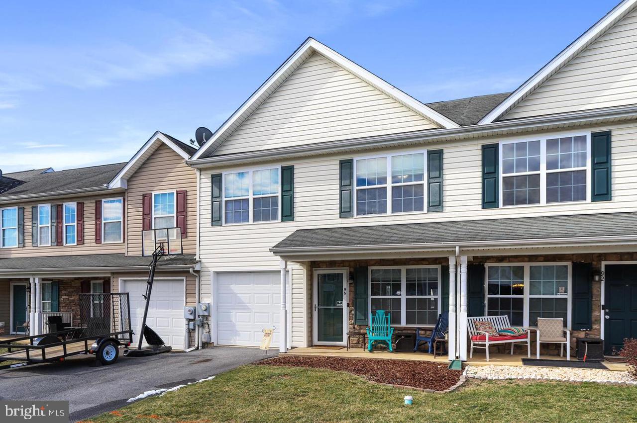 BRIAR RUN - Residential Lease