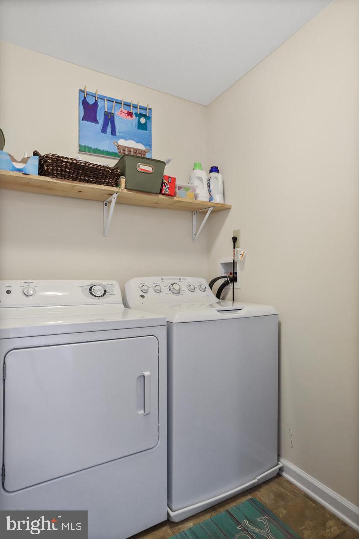 BRIAR RUN - Residential Lease