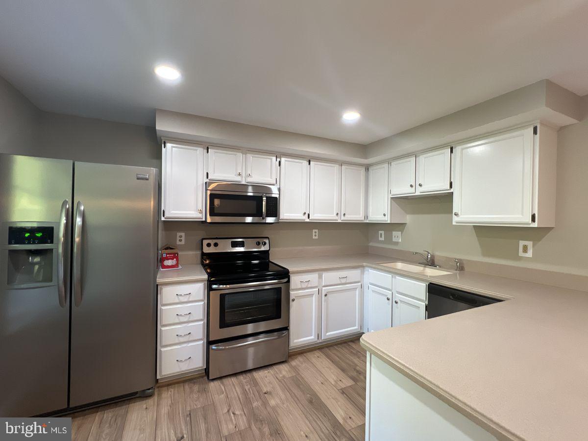 5588 TALBOT COURT