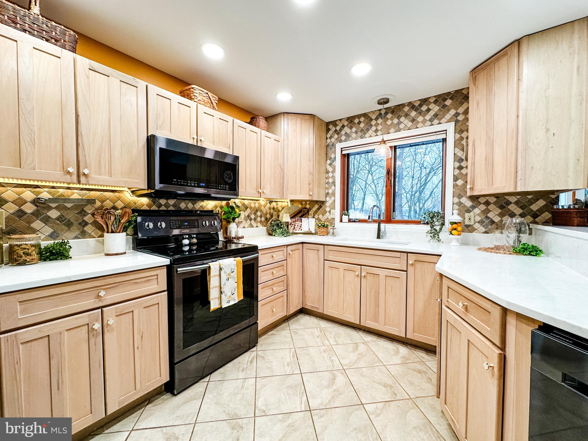 COLONY HEIGHTS - Residential