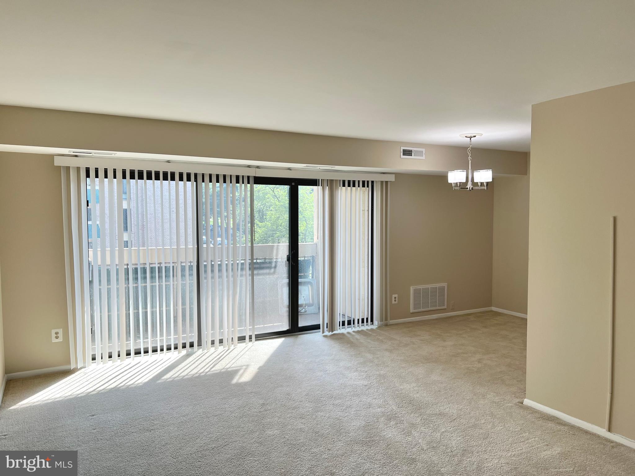 6141 LEESBURG PIKE 404
