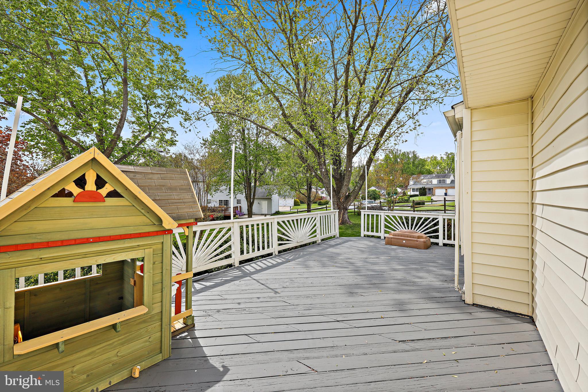 HUNTERS RUN - Residential