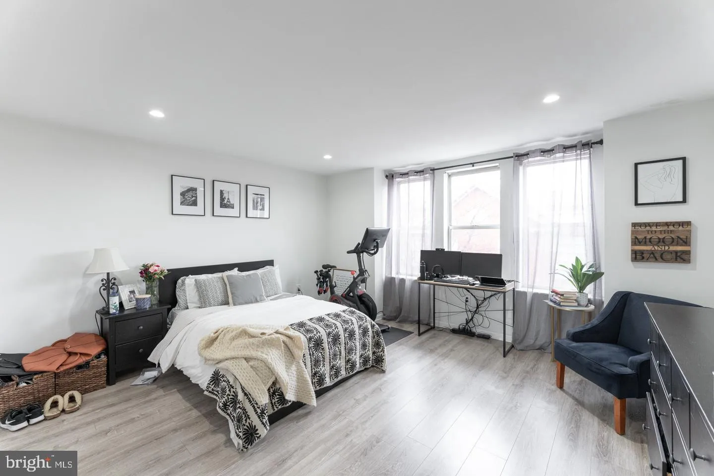 Philadelphia, Pennsylvania 19147, United States, 2 Bedrooms Bedrooms, ,2 BathroomsBathrooms,Residential,Active,87113