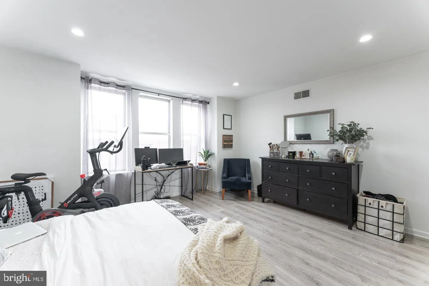 Philadelphia, Pennsylvania 19147, United States, 2 Bedrooms Bedrooms, ,2 BathroomsBathrooms,Residential,Active,87113