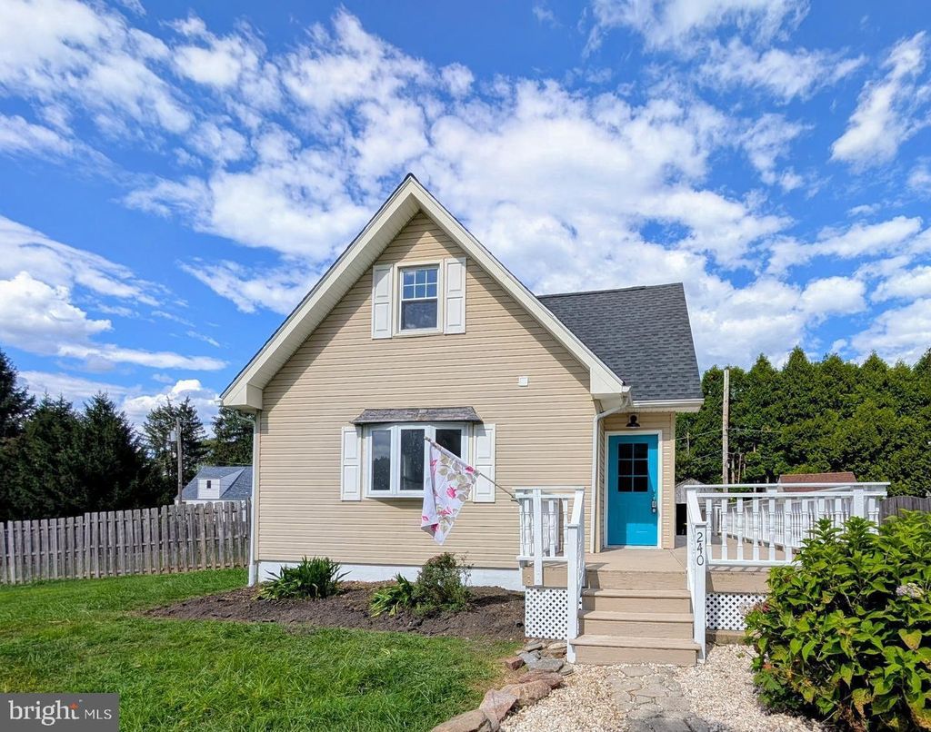 Photo of 240 Roberts Avenue, HORSHAM, PA 19044 (MLS # PAMC2155876)