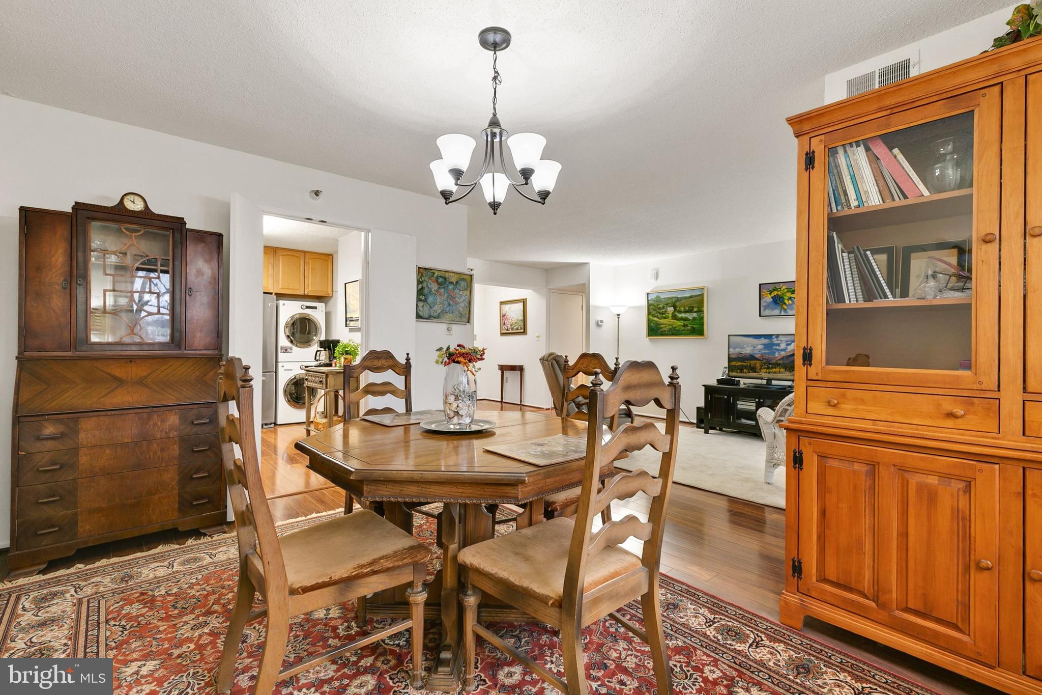 LEISURE WORLD - Residential