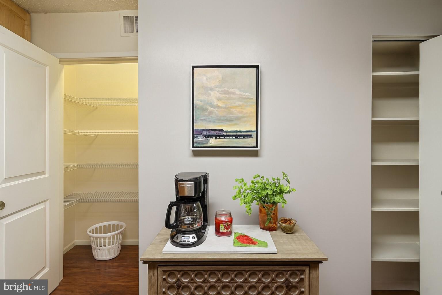 LEISURE WORLD - Residential