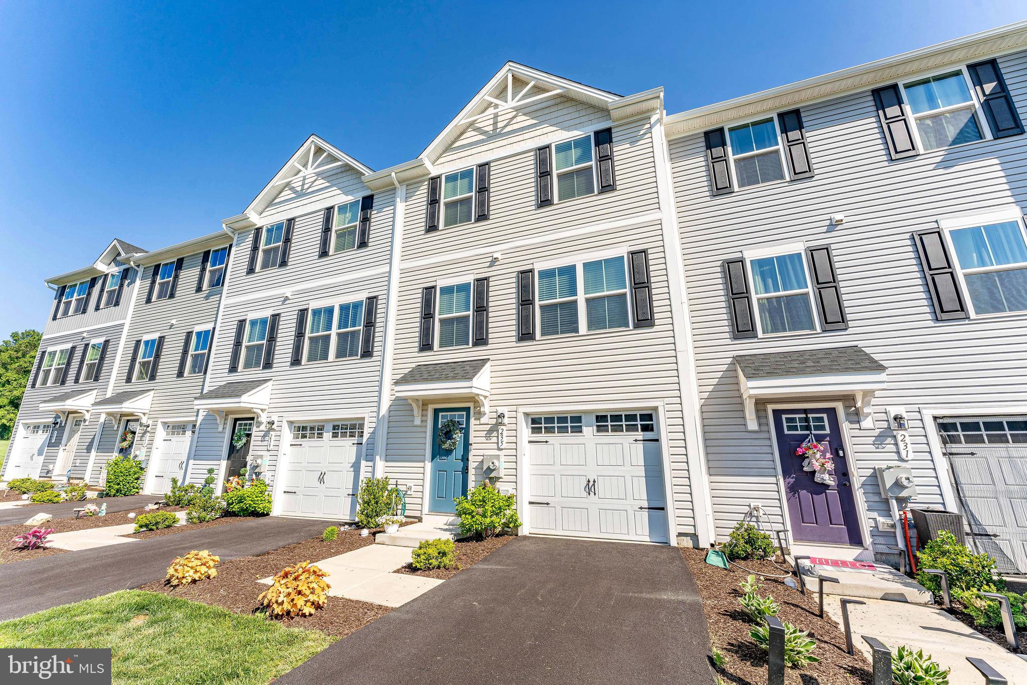 235 HAMILTON LANE