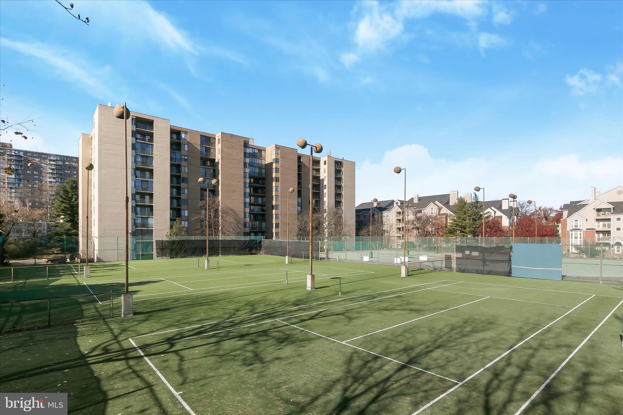 RACQUET CLUB - Residential