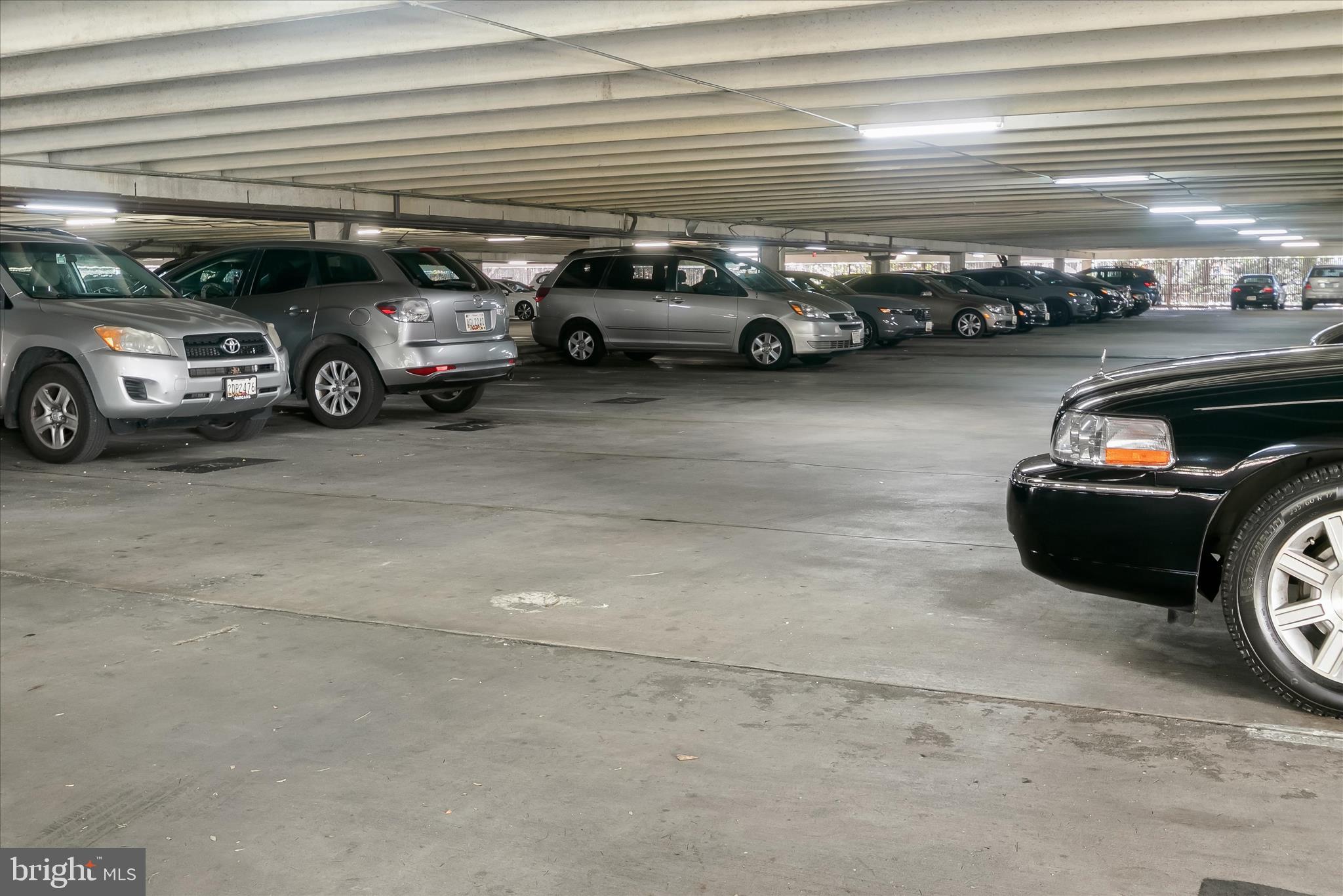 RACQUET CLUB - Residential