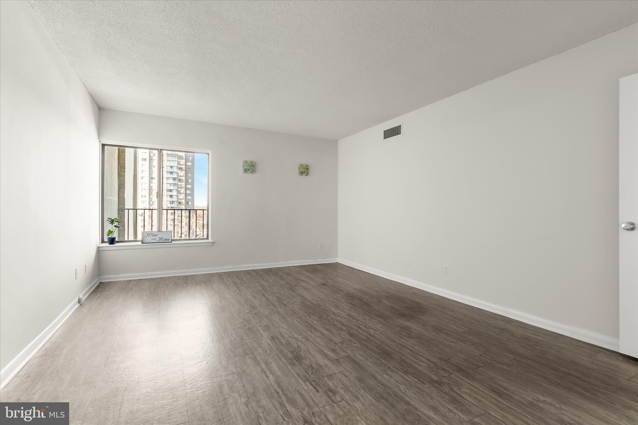 RACQUET CLUB - Residential