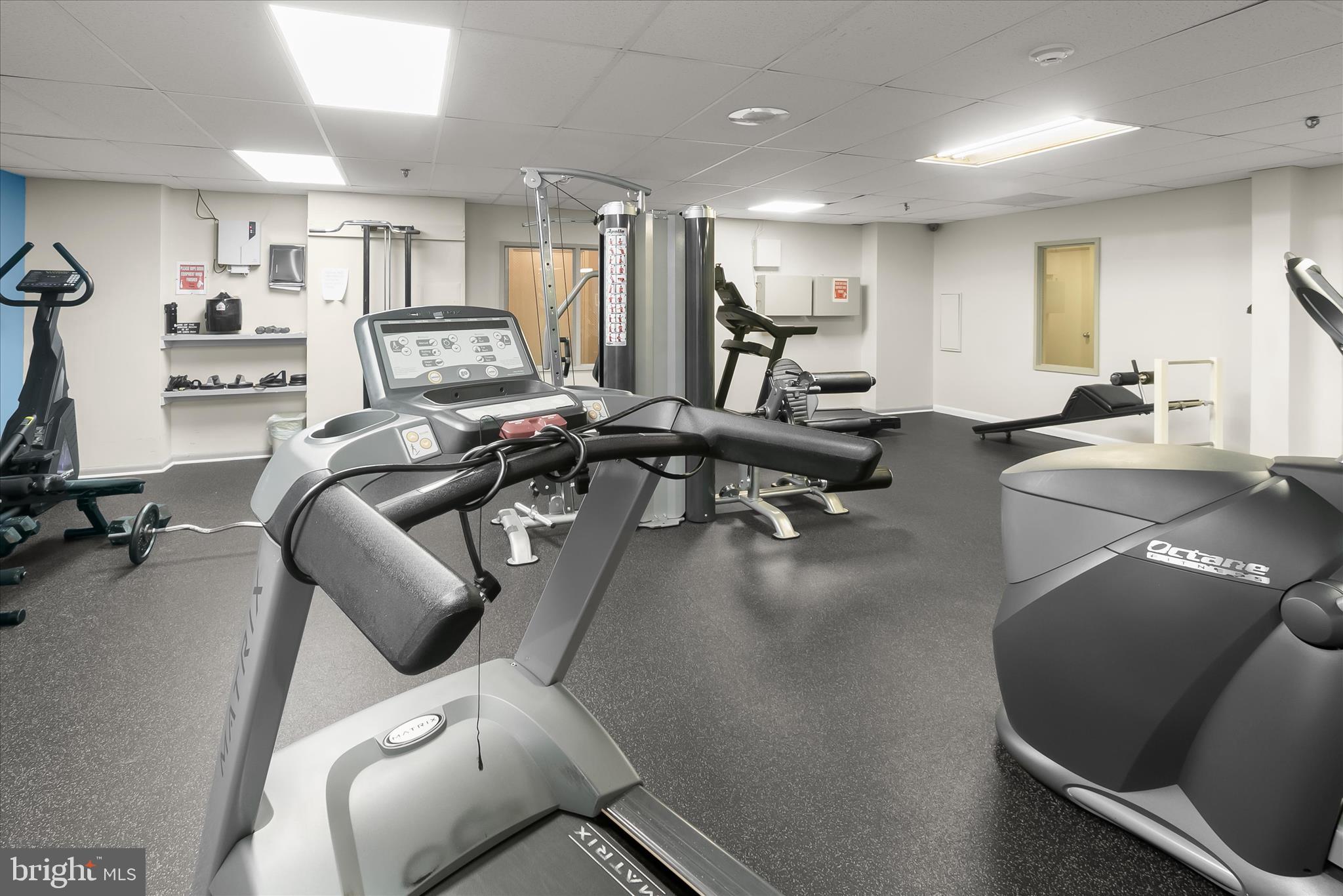 RACQUET CLUB - Residential