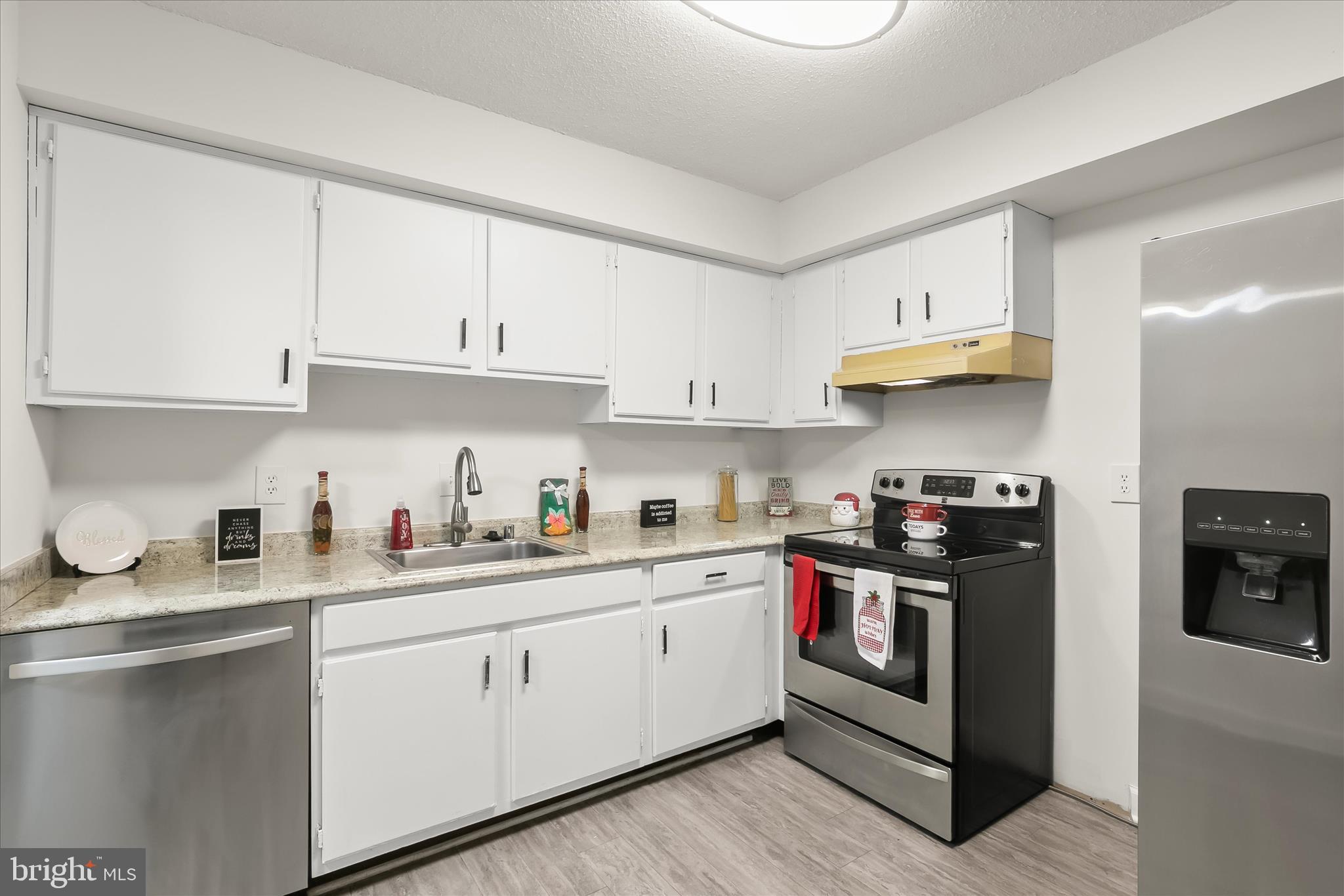 RACQUET CLUB - Residential