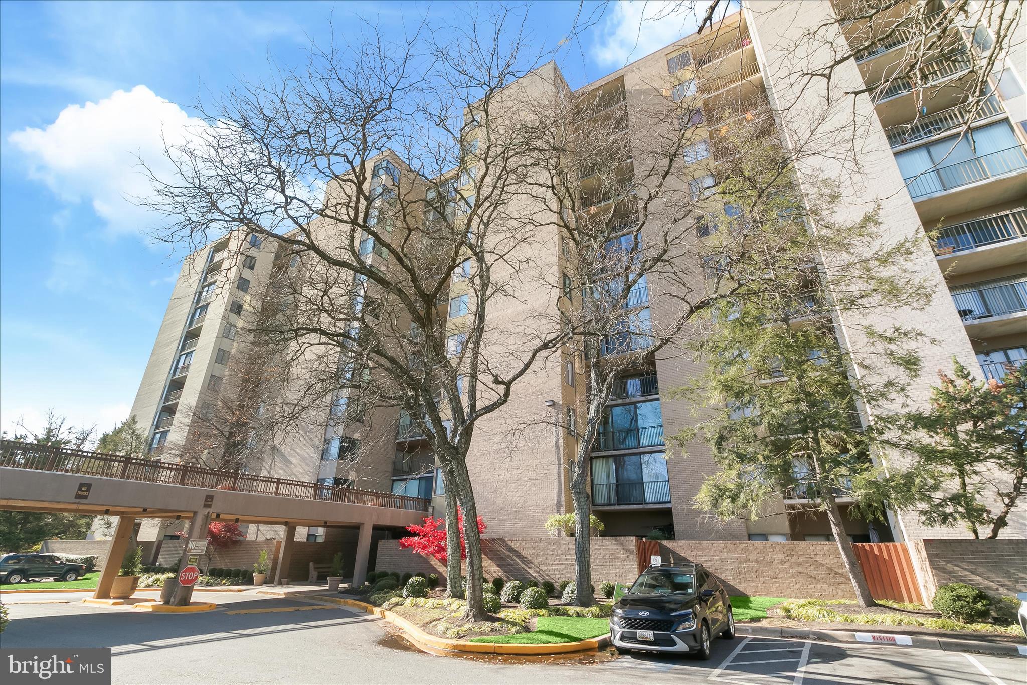 RACQUET CLUB - Residential