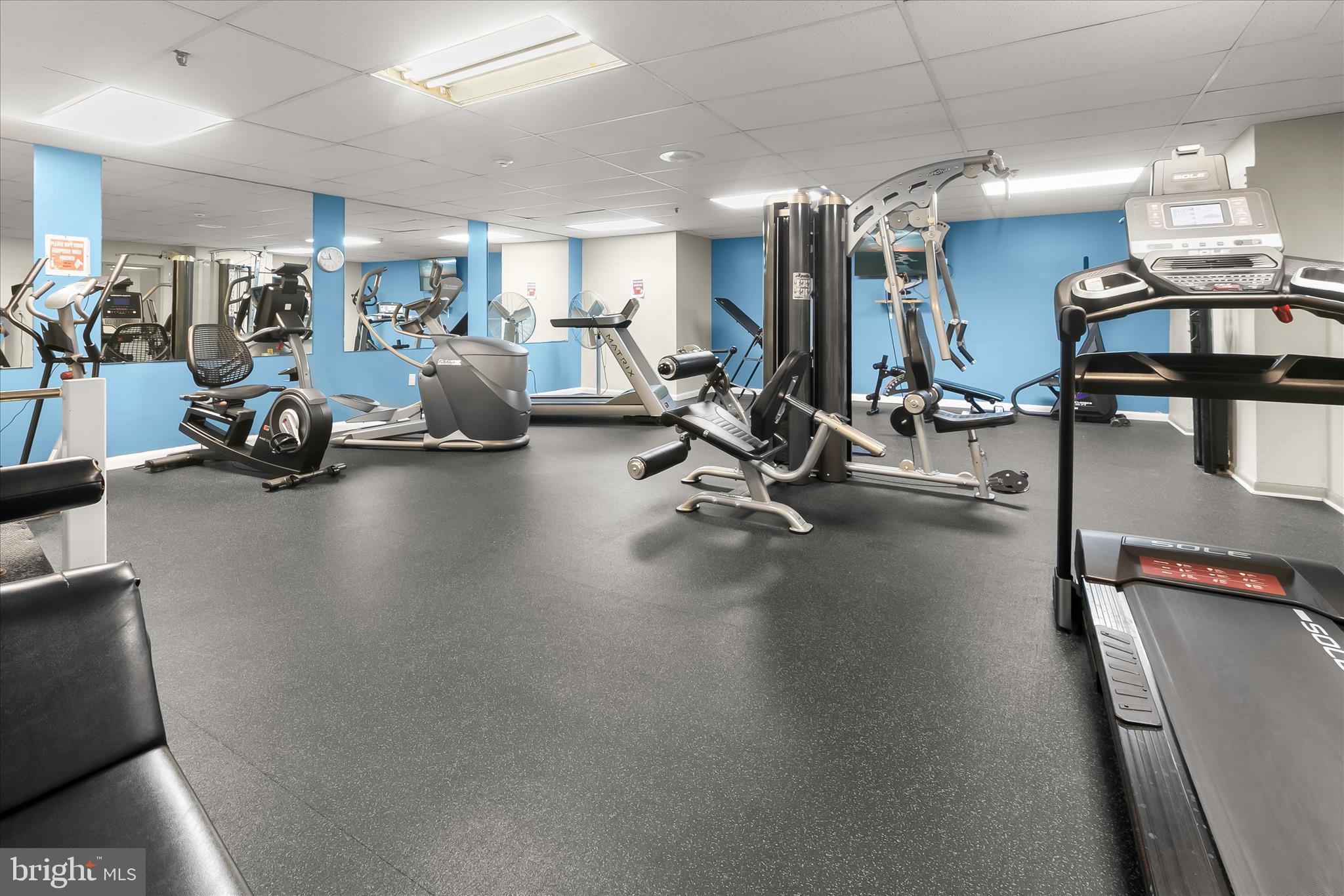 RACQUET CLUB - Residential