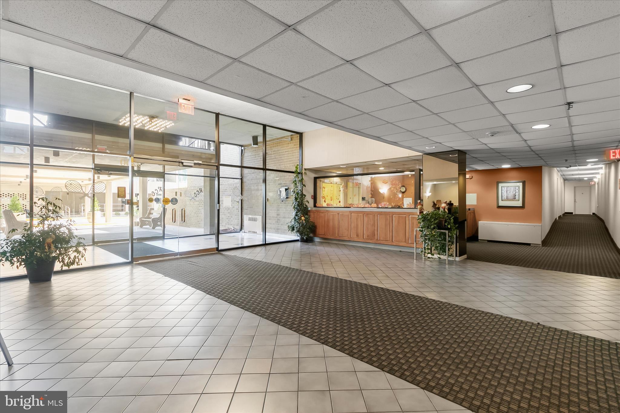 RACQUET CLUB - Residential