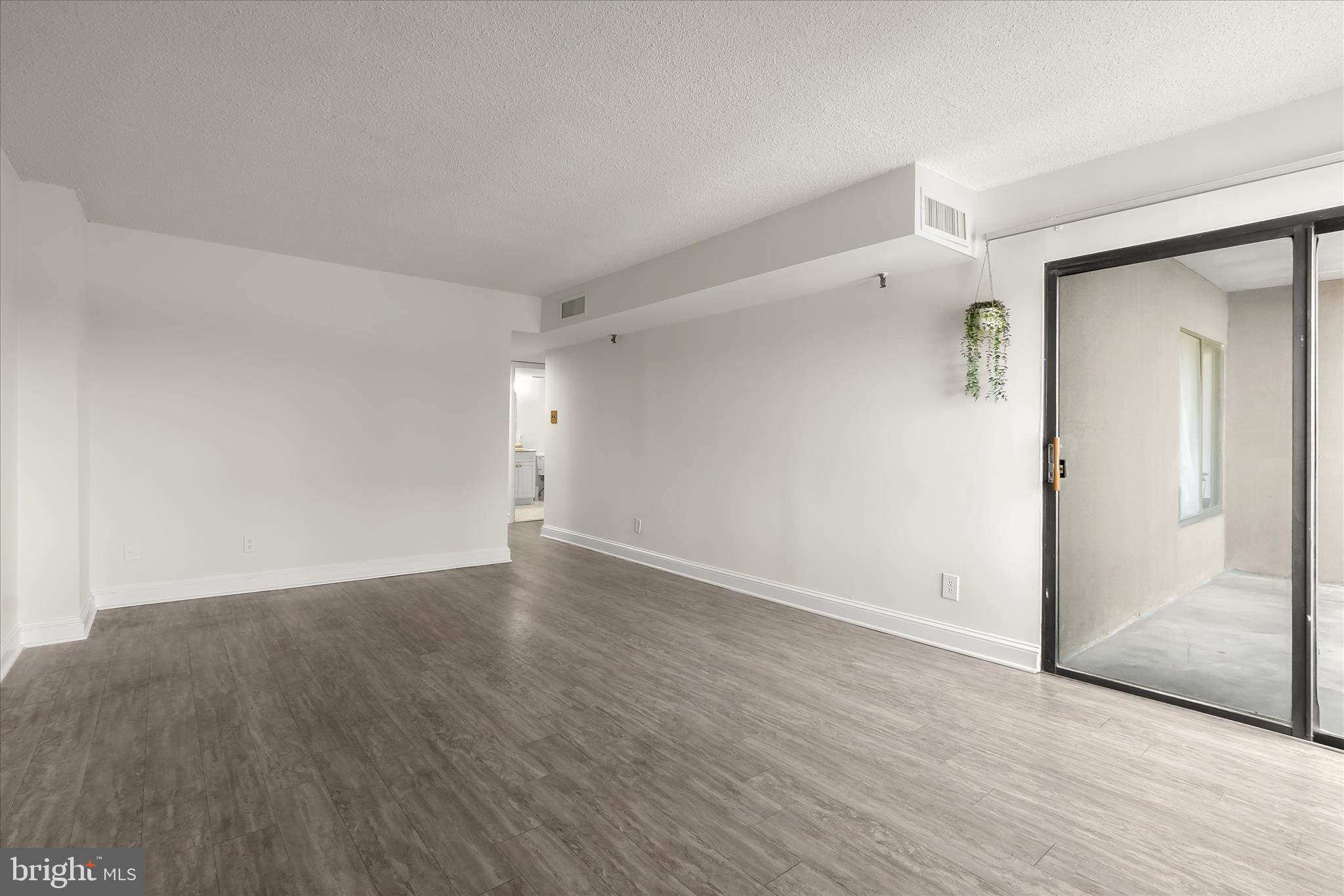 RACQUET CLUB - Residential