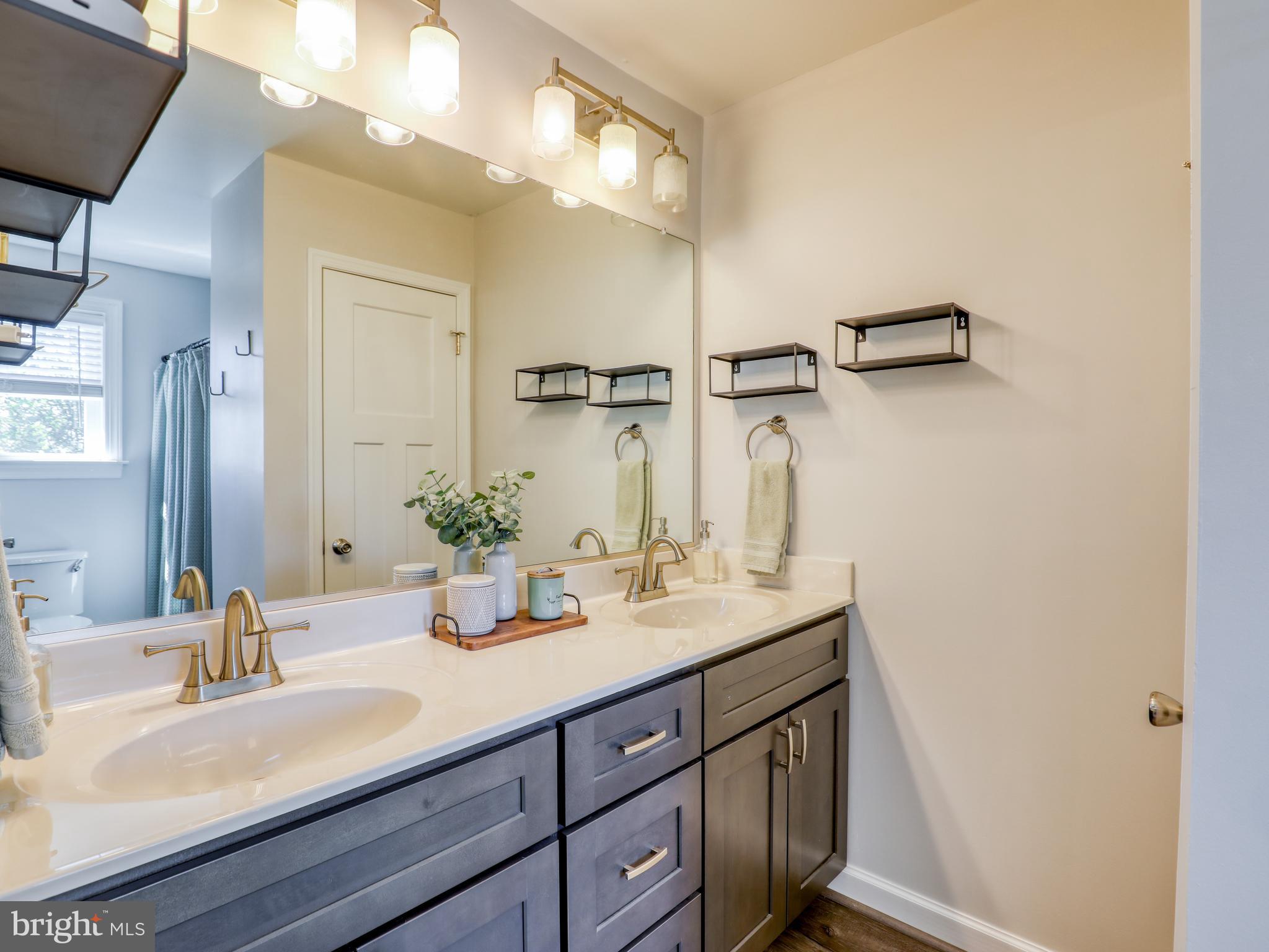 FREEDOM CROSSING - Residential