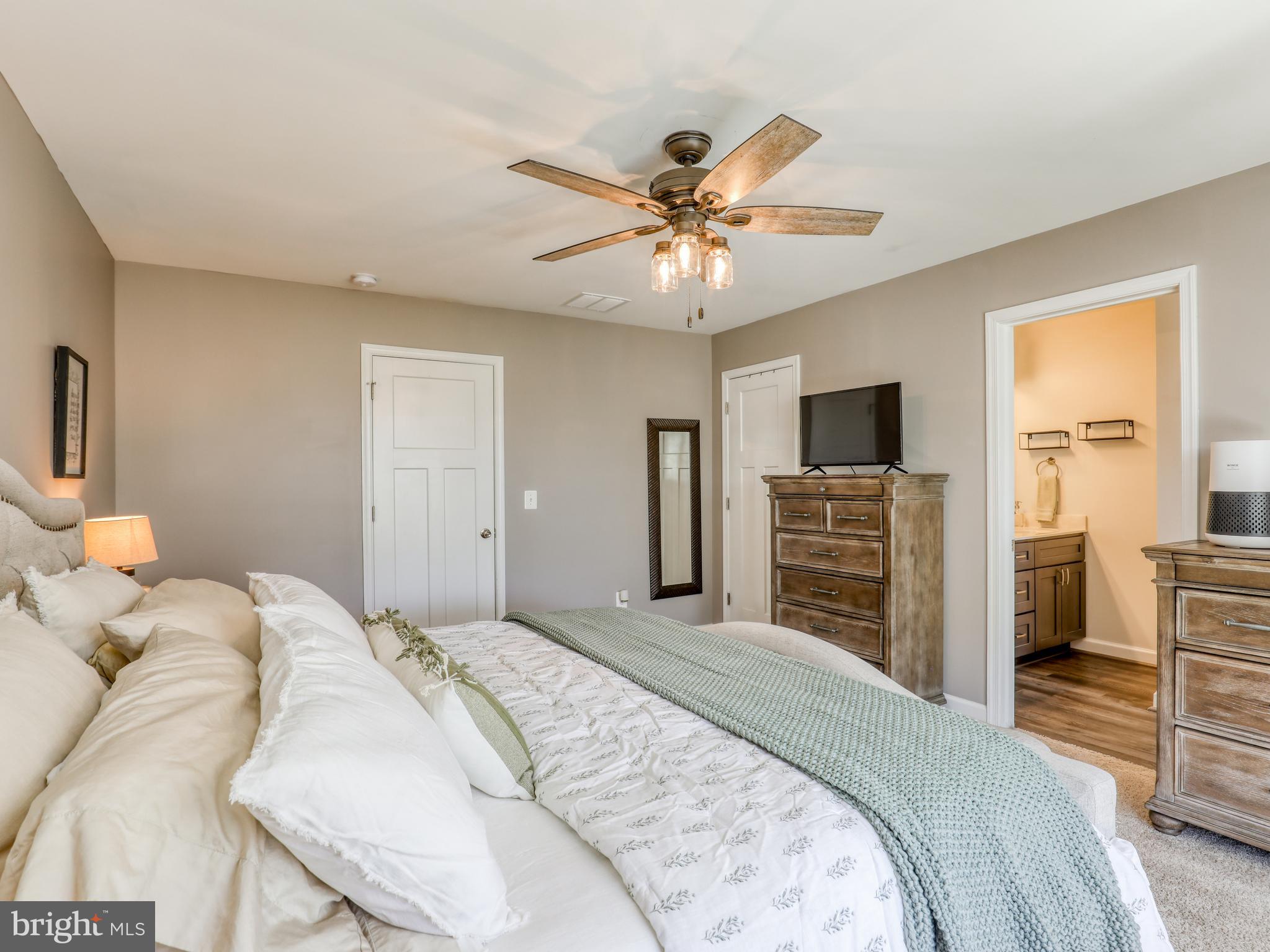 FREEDOM CROSSING - Residential