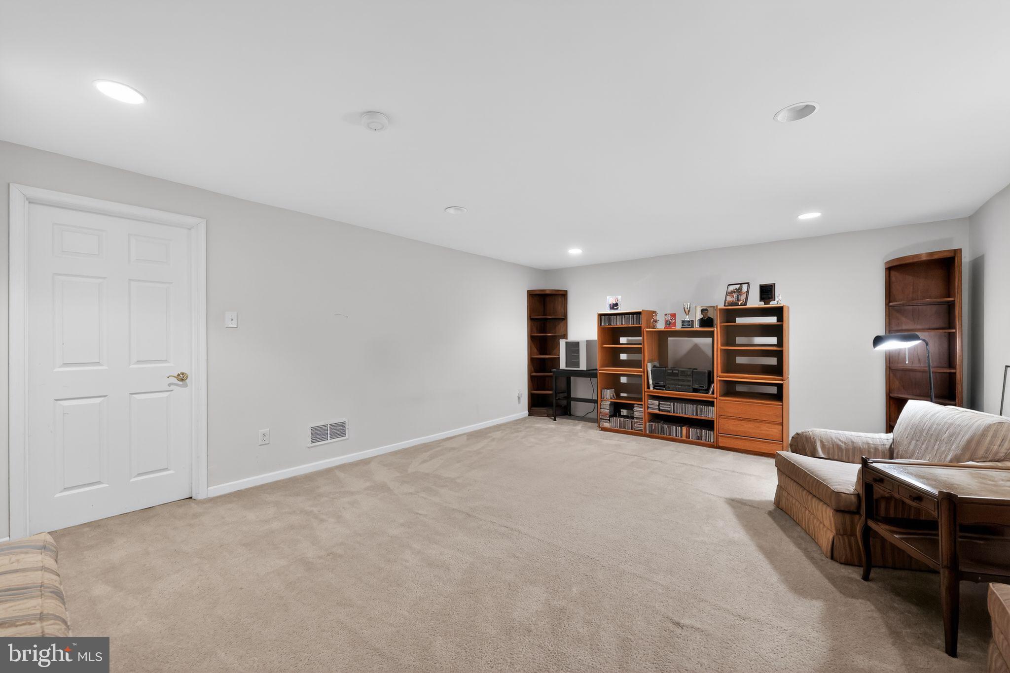 WILSHIRE GLEN - Residential
