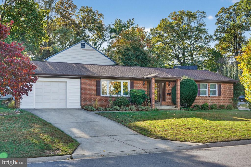 Photo of 2304 Michigan Avenue, SILVER SPRING, MD 20910 (MLS # MDMC2204844)