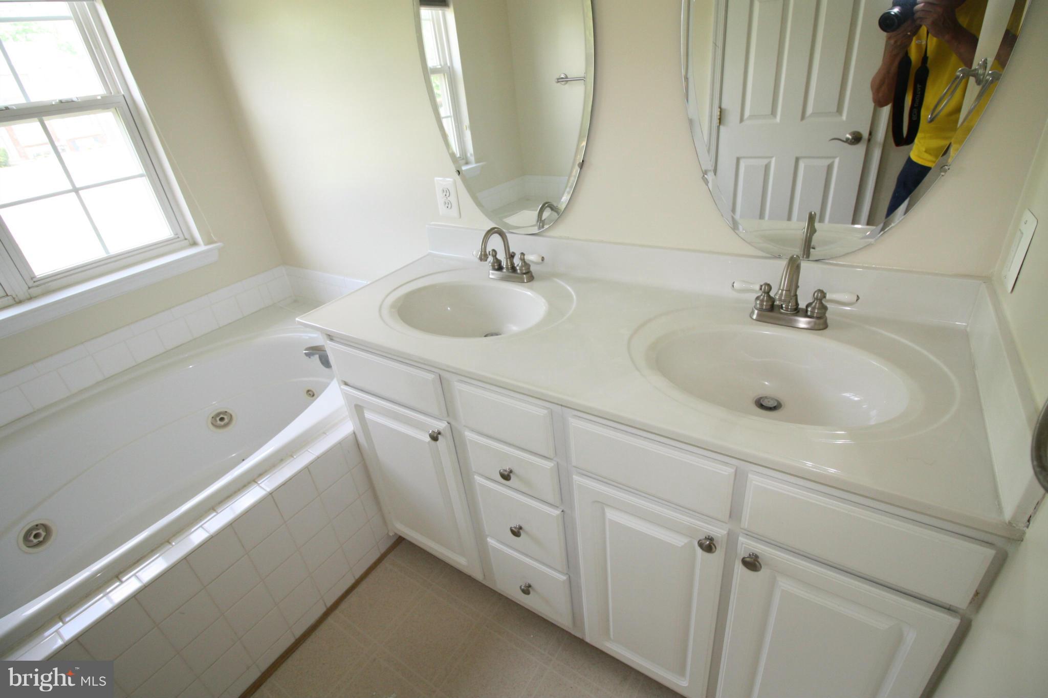 ASPEN WOODS - Residential