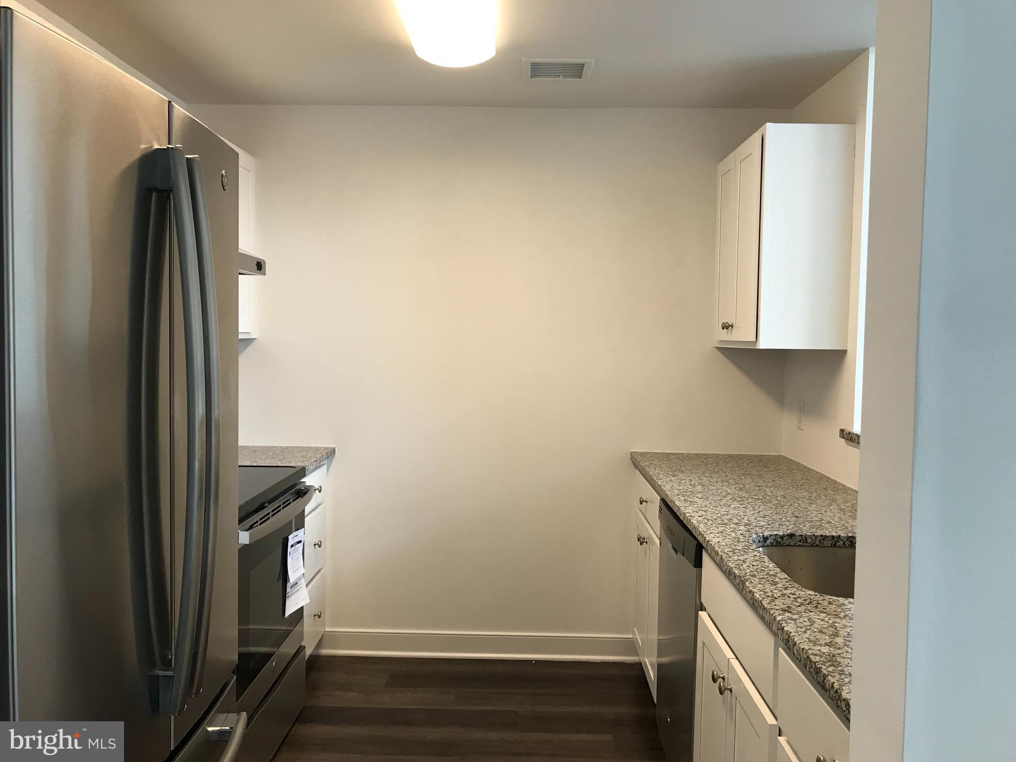 43 PRINCETON HIGHTSTOWN RD 1201