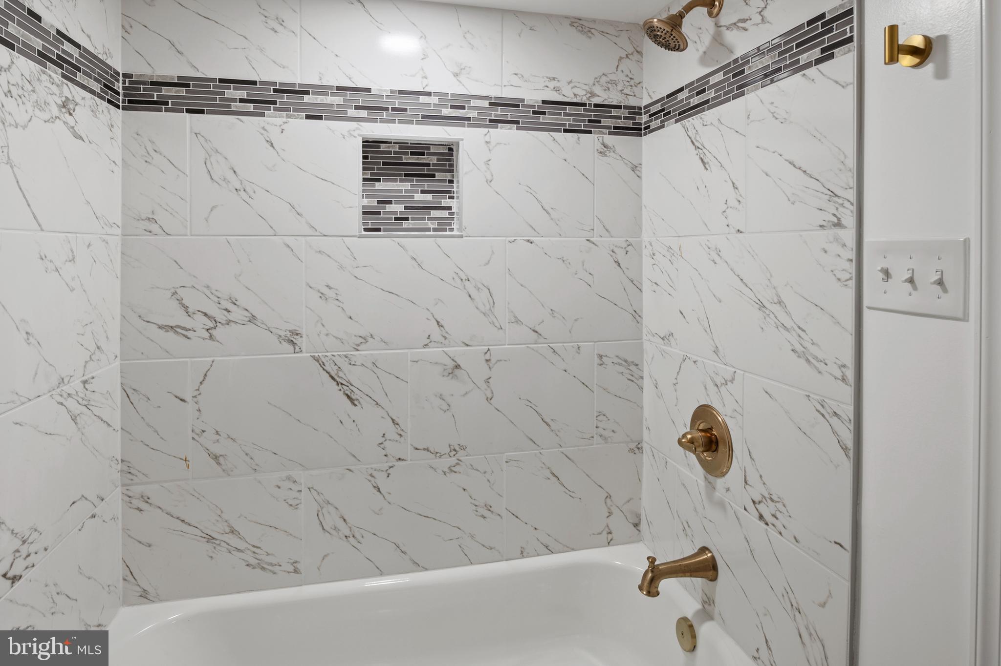 OLIVER - Residential Lease