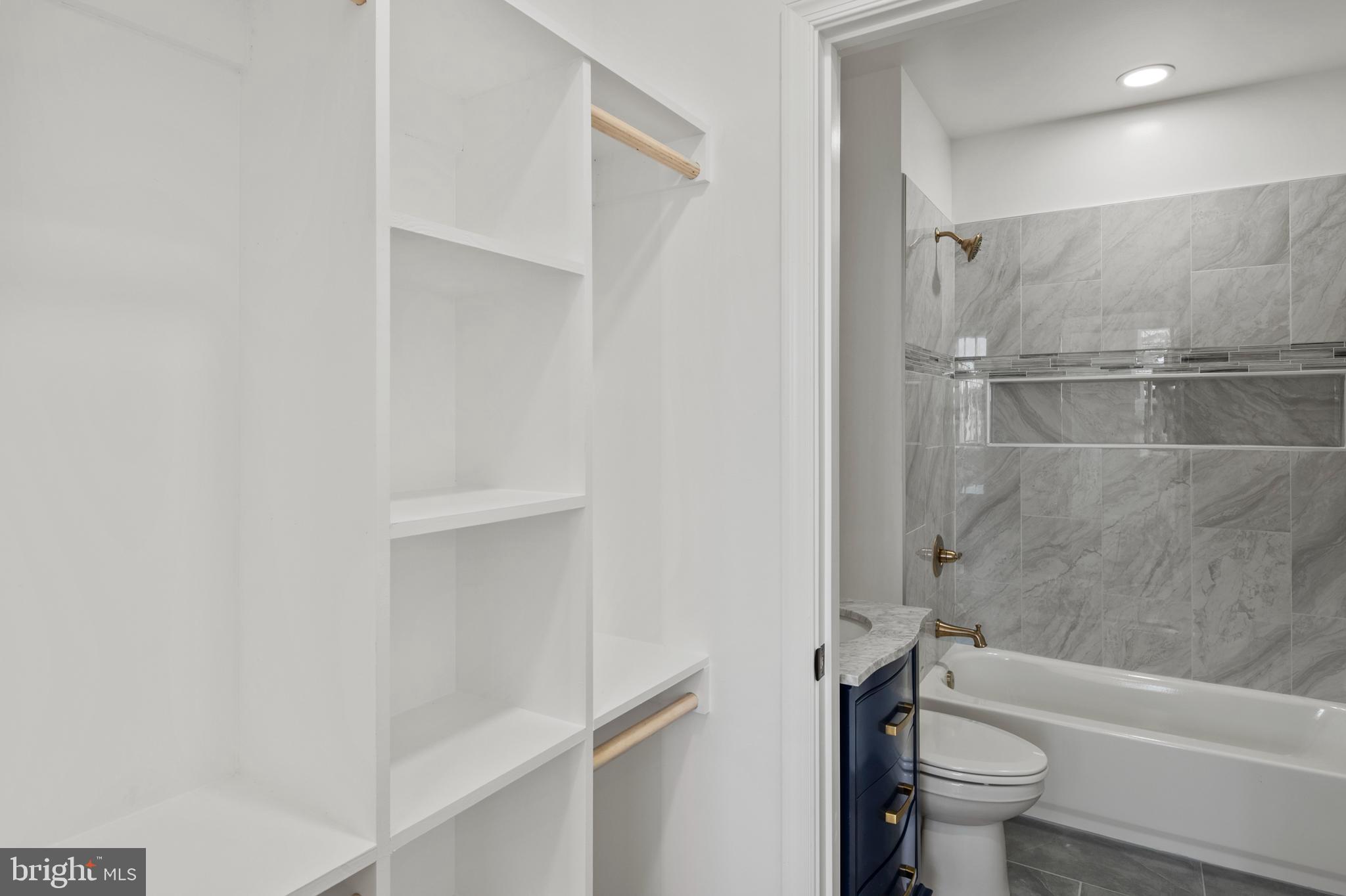 OLIVER - Residential Lease