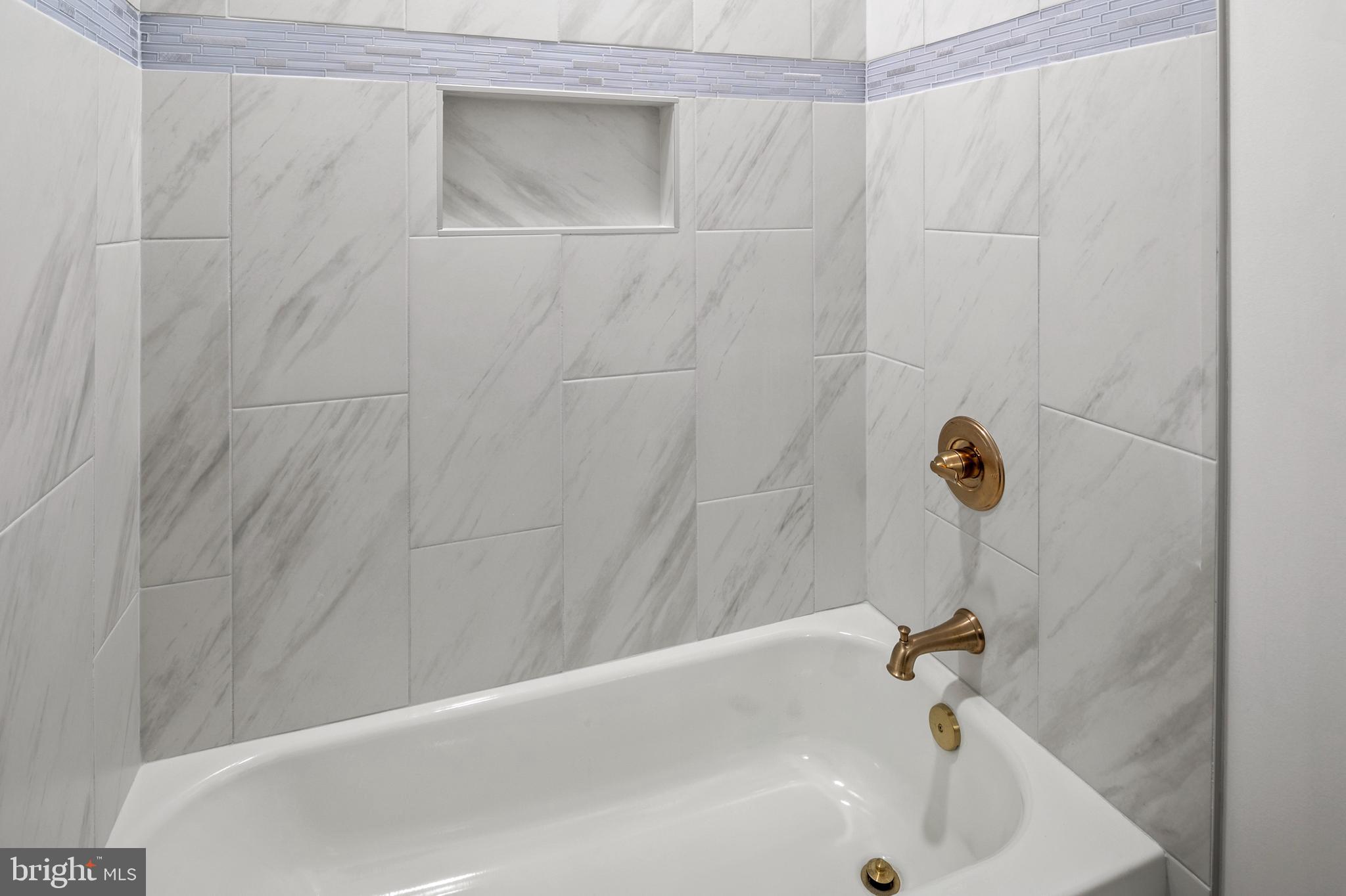 OLIVER - Residential Lease