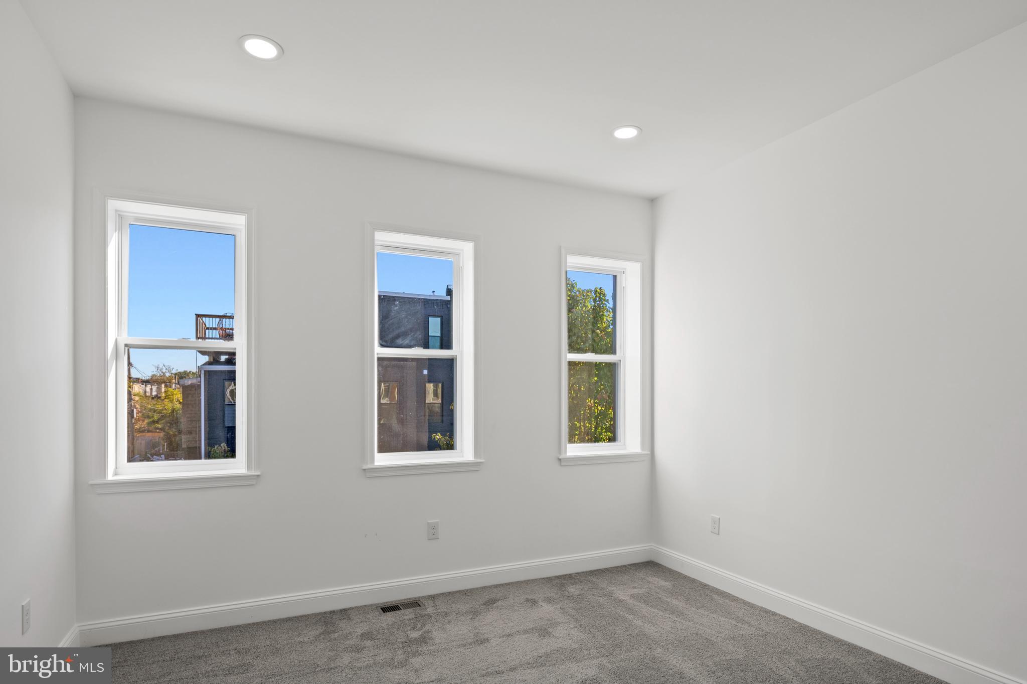 OLIVER - Residential Lease