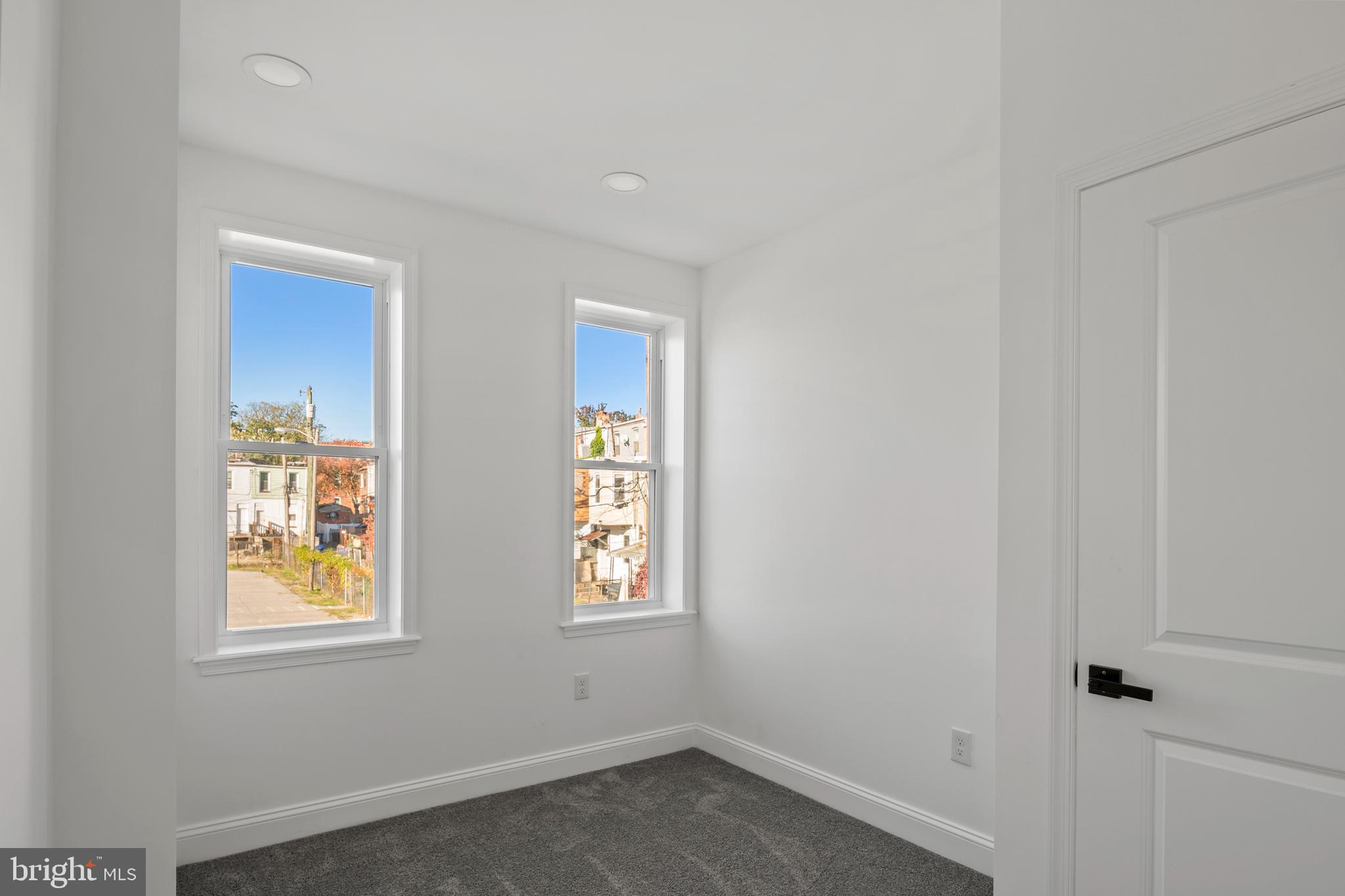 OLIVER - Residential Lease