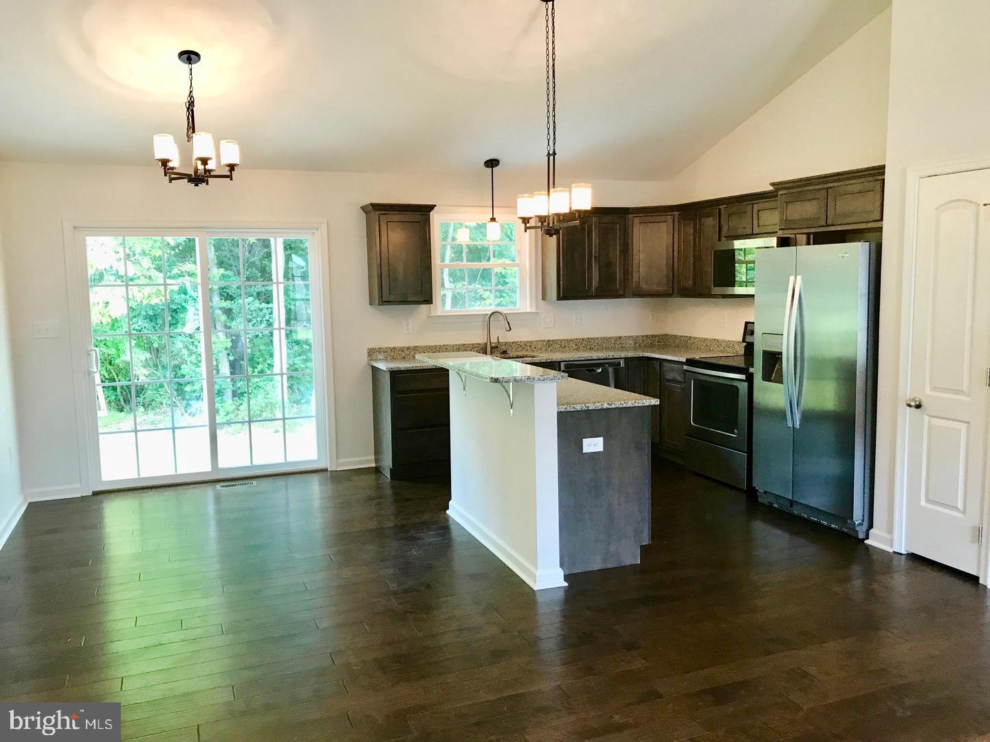 TWIN LAKES EAST - Residential