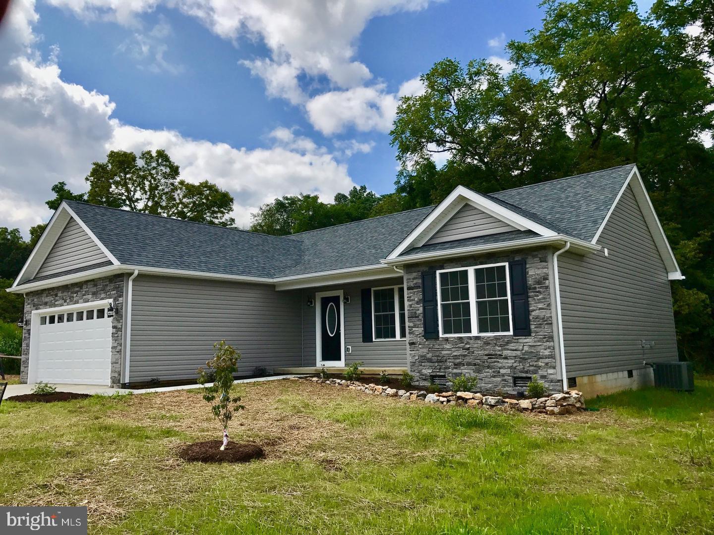 TWIN LAKES EAST - Residential