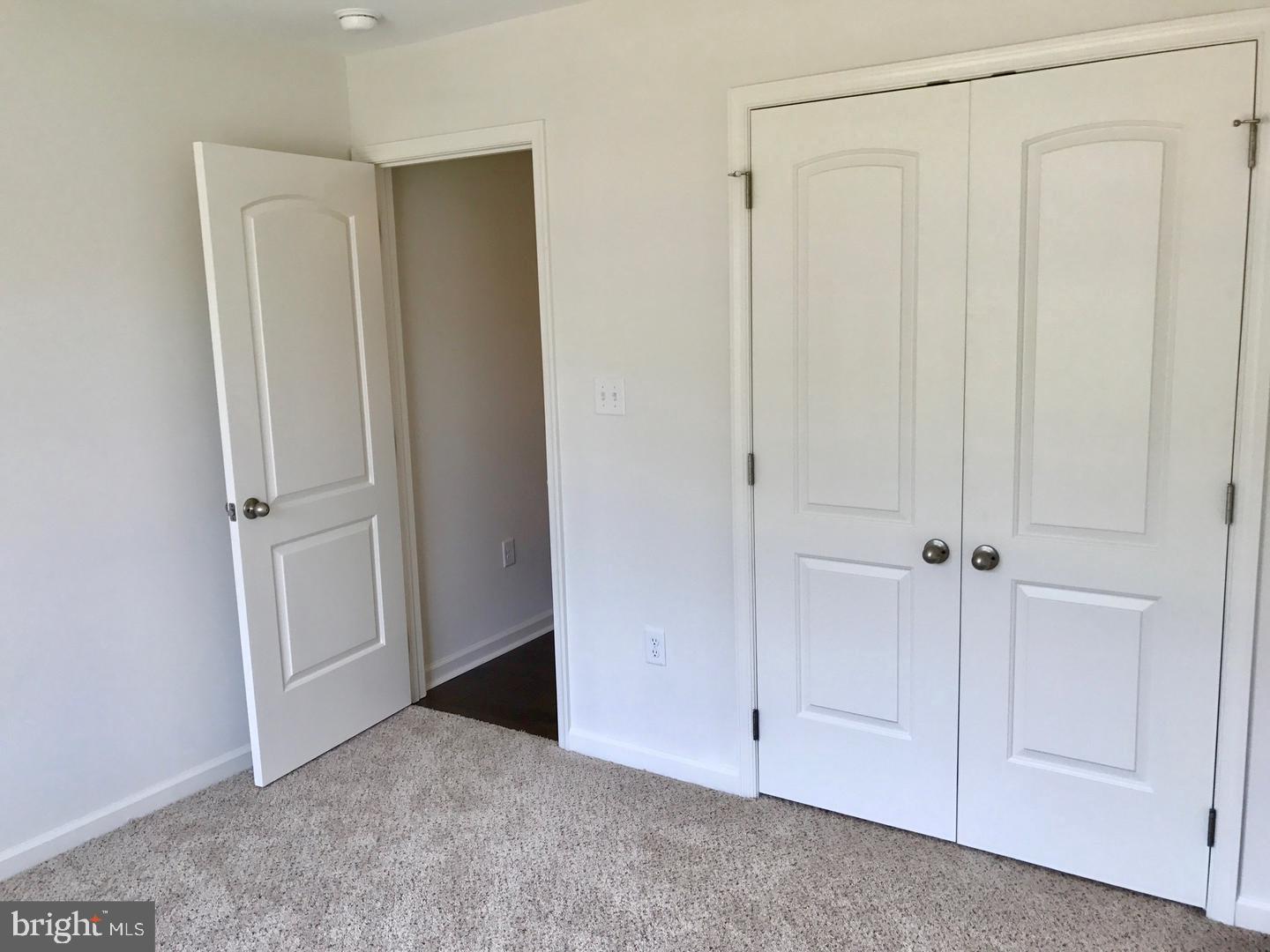 TWIN LAKES EAST - Residential