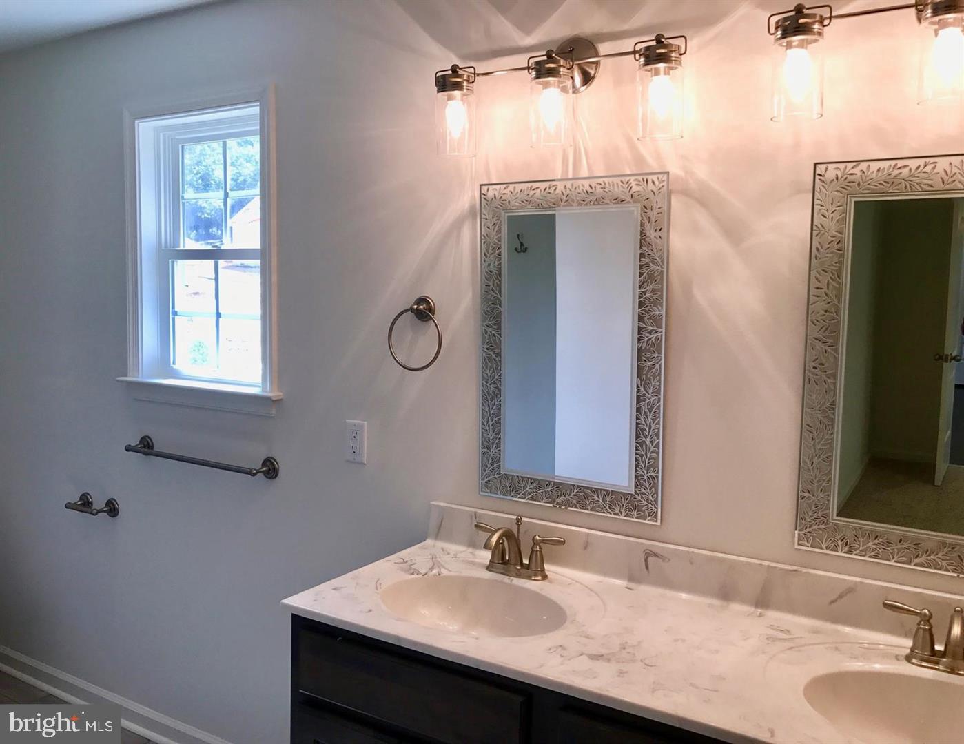 TWIN LAKES EAST - Residential