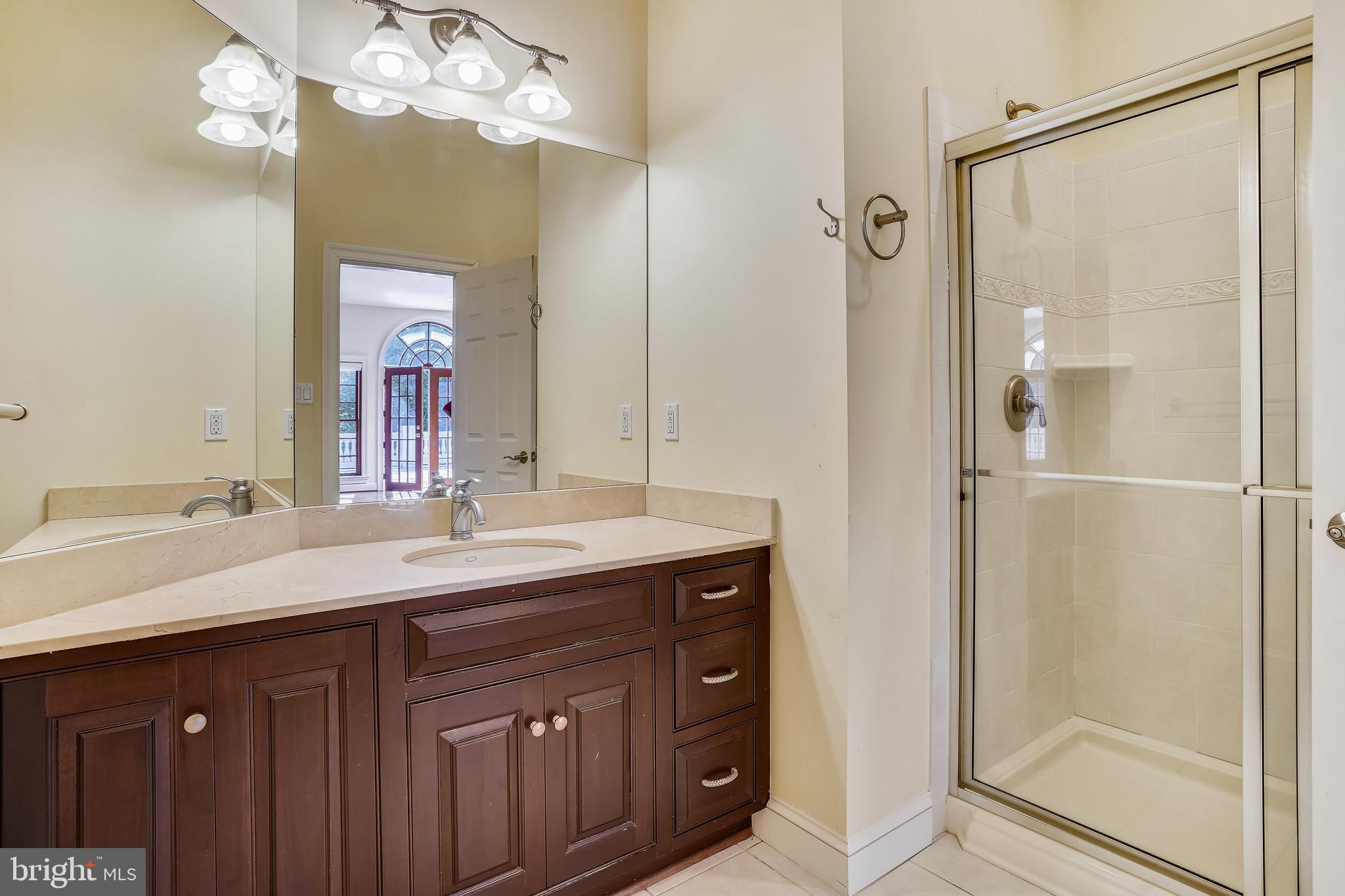 TWIN LAKES - Residential