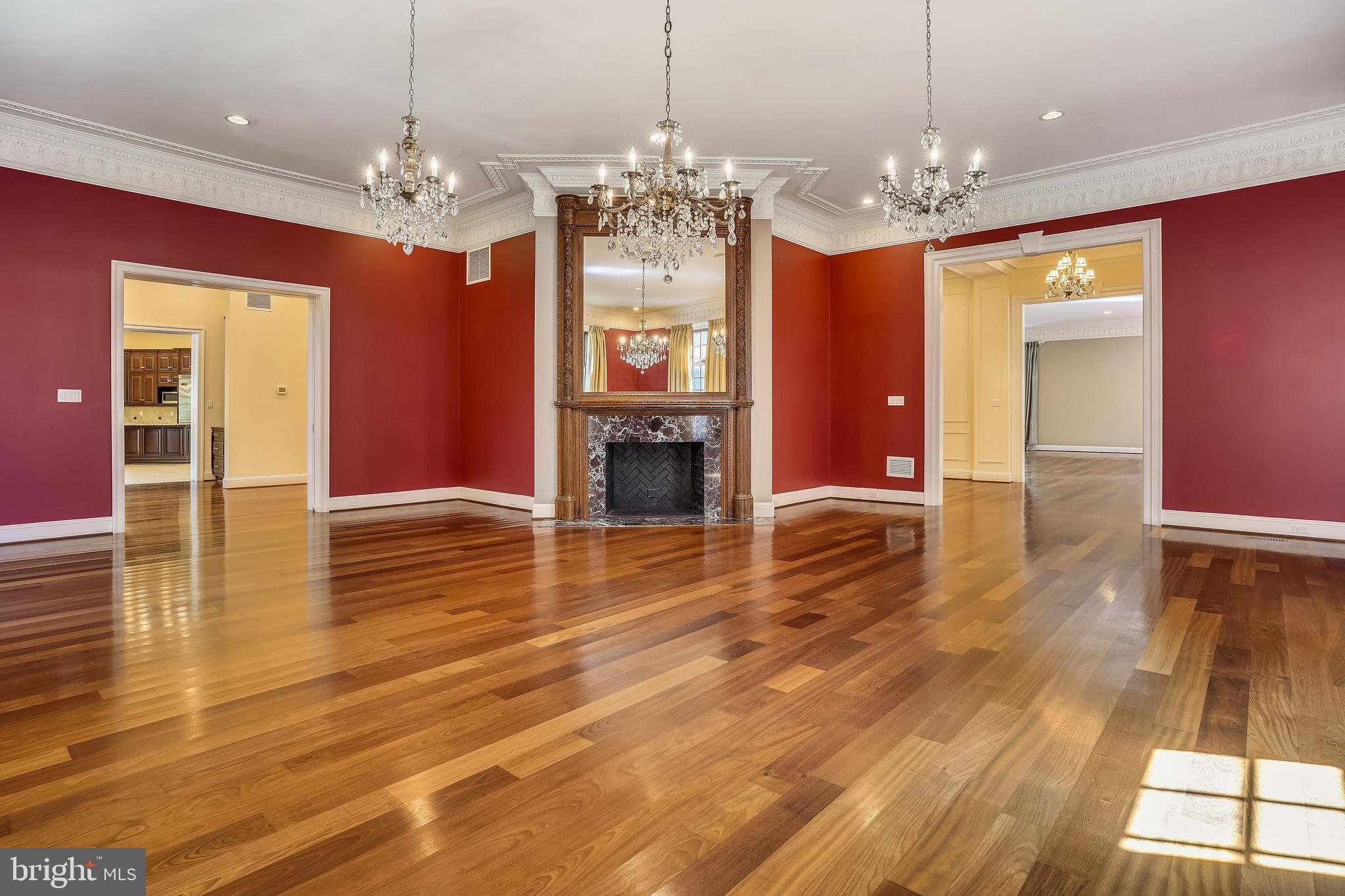 TWIN LAKES - Residential