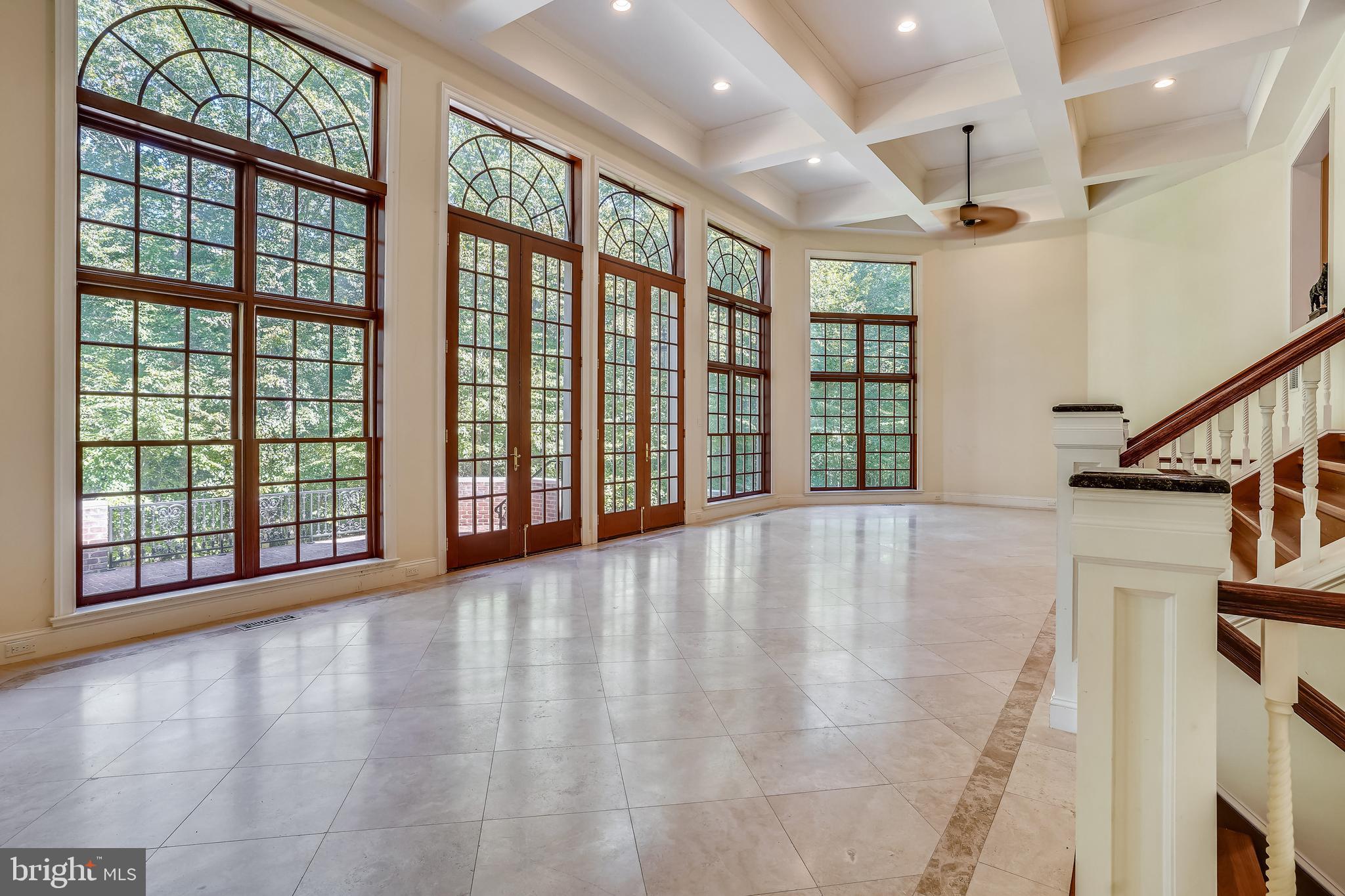 TWIN LAKES - Residential