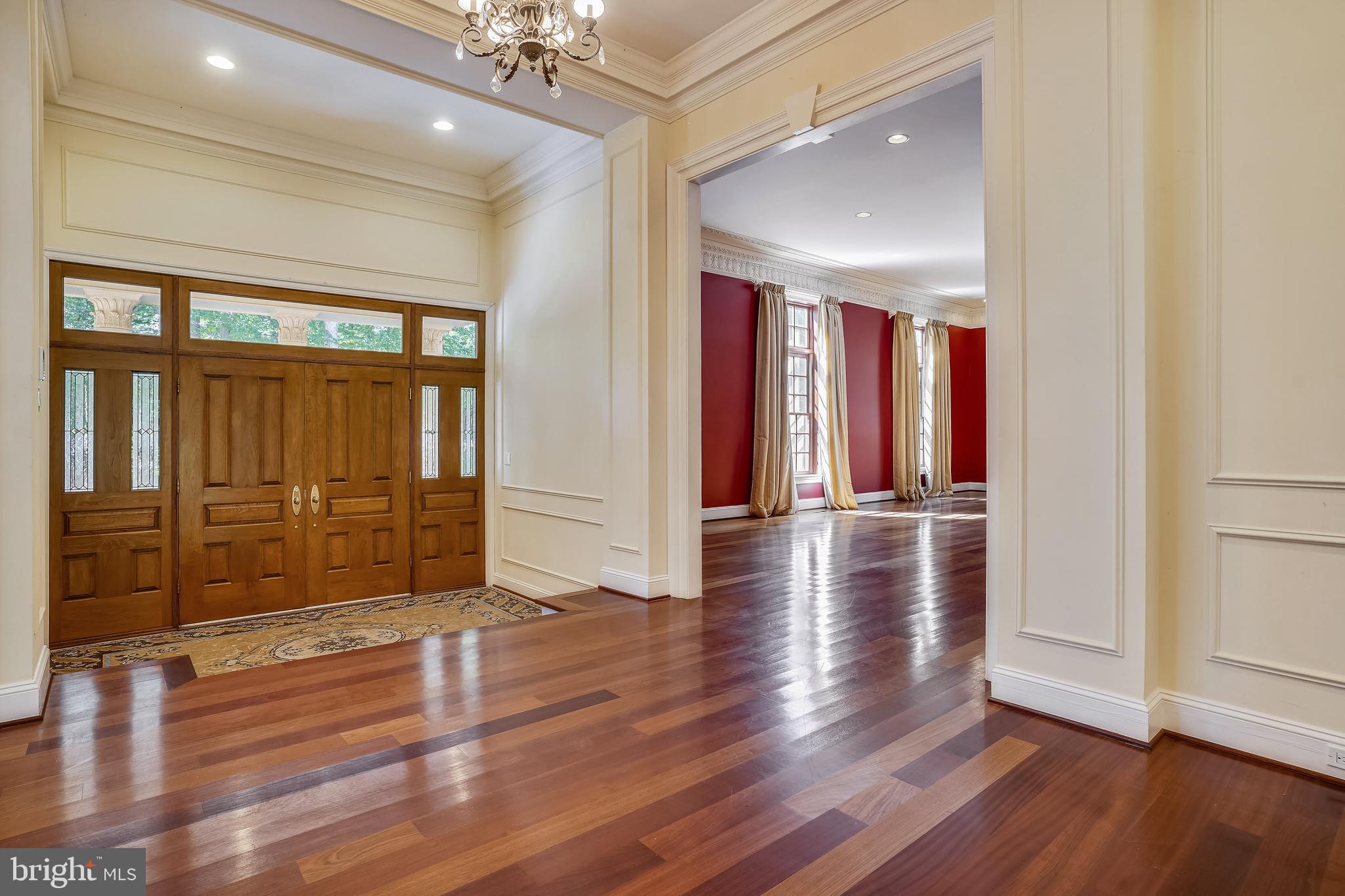 TWIN LAKES - Residential