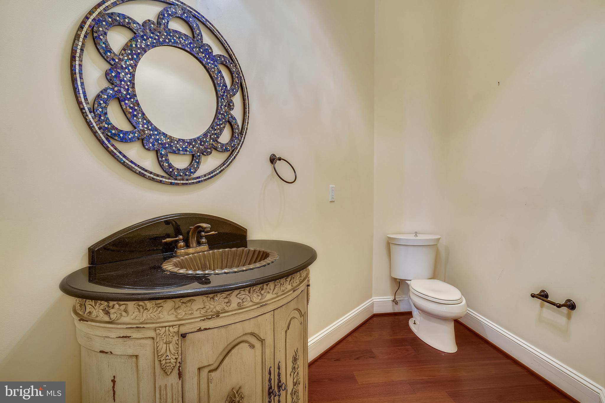 TWIN LAKES - Residential